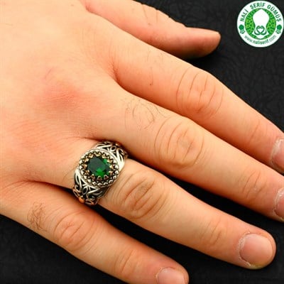Zümrüt Yeşili Kristal Kesim 925 Ayar Gümüş Erkek Yüzük