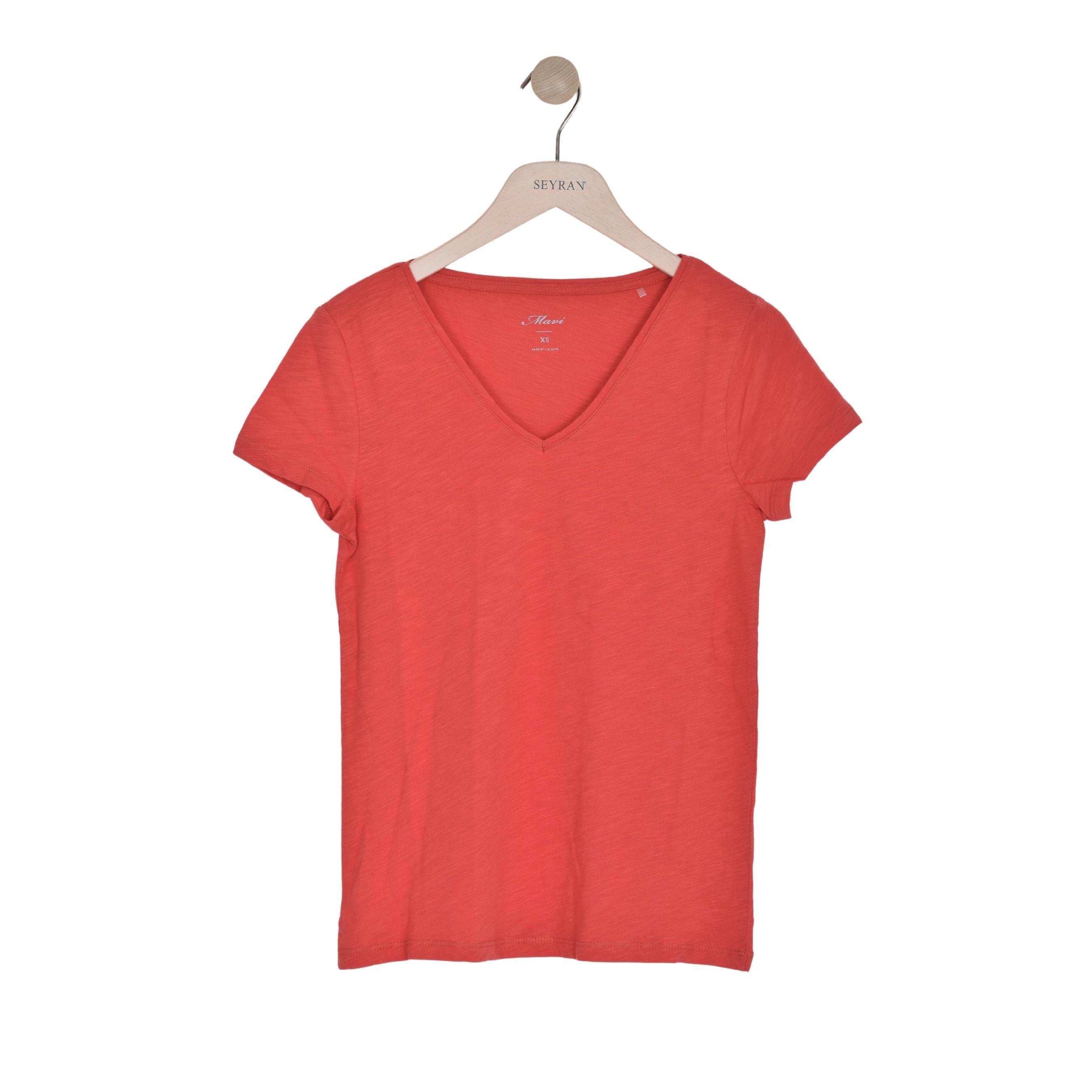 672537321004MAVI JEANS M168260-30734 KADIN T-SHIRT  KIRMIZI