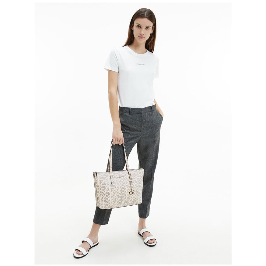 CALVIN KLEIN K60K608101 KADIN OMUZ ÇANTASI  BEYAZ