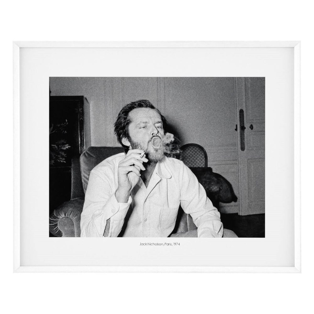 Smoking Nicholson Tablo