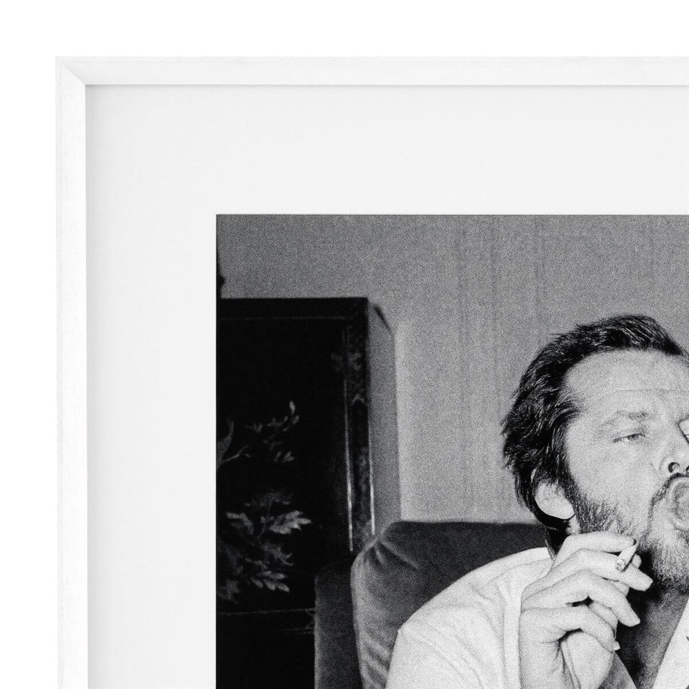Smoking Nicholson Tablo