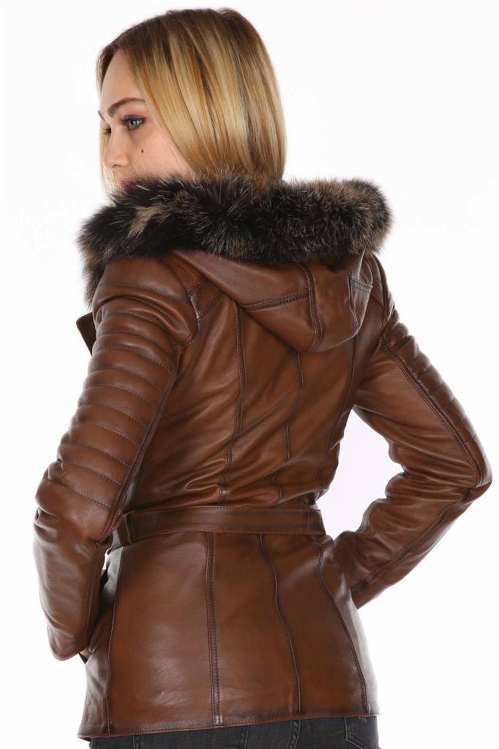 BAYAN KAPŞONLU SİYAH DERİ KABAN
