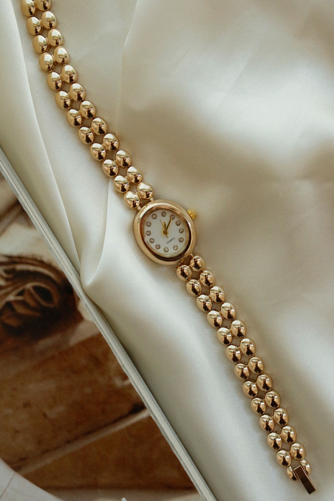 Elizabeth Gold Oval Metal Kadın Kol Saati