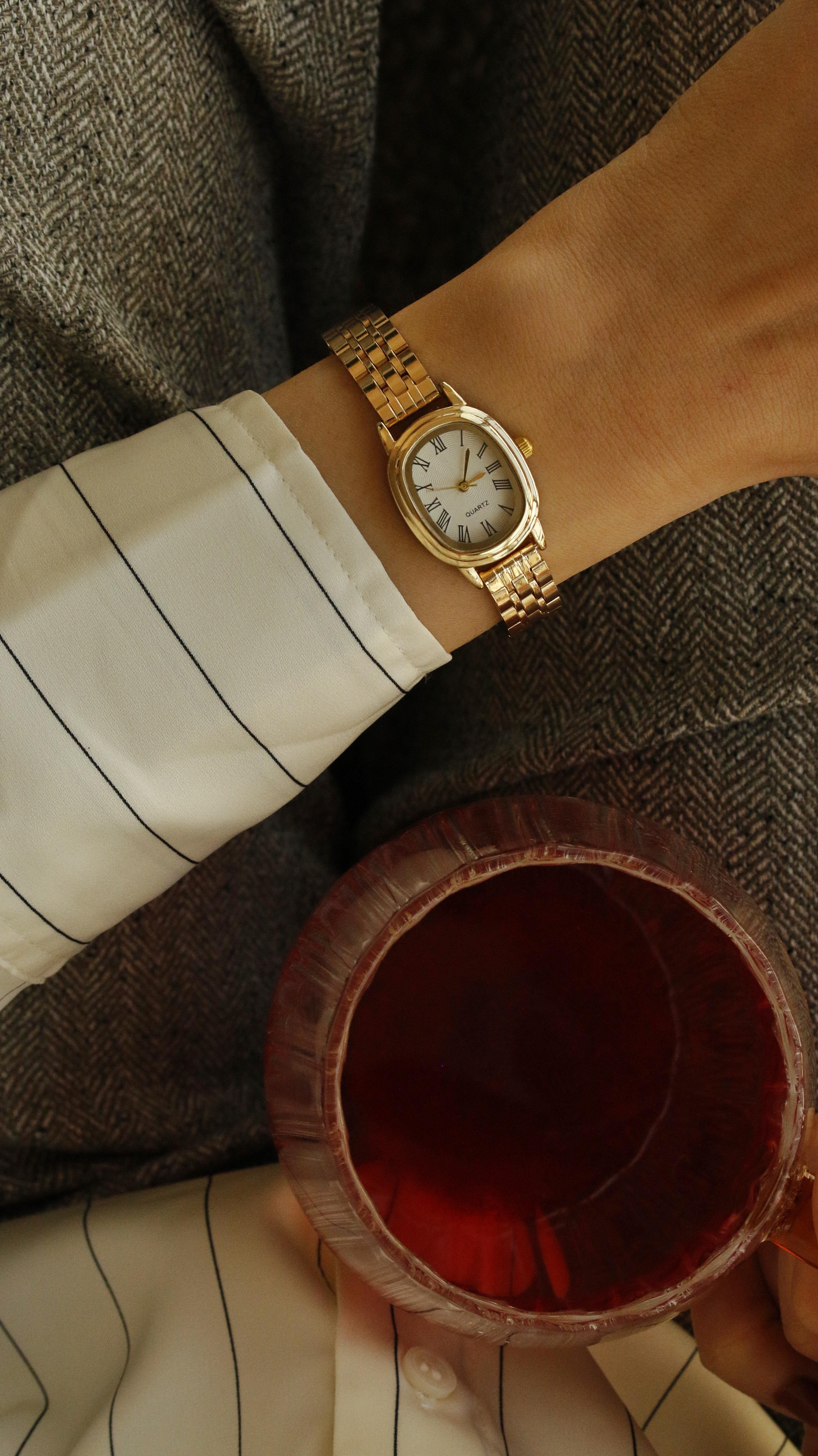Emily Vintage Gold Metal Kol Saati