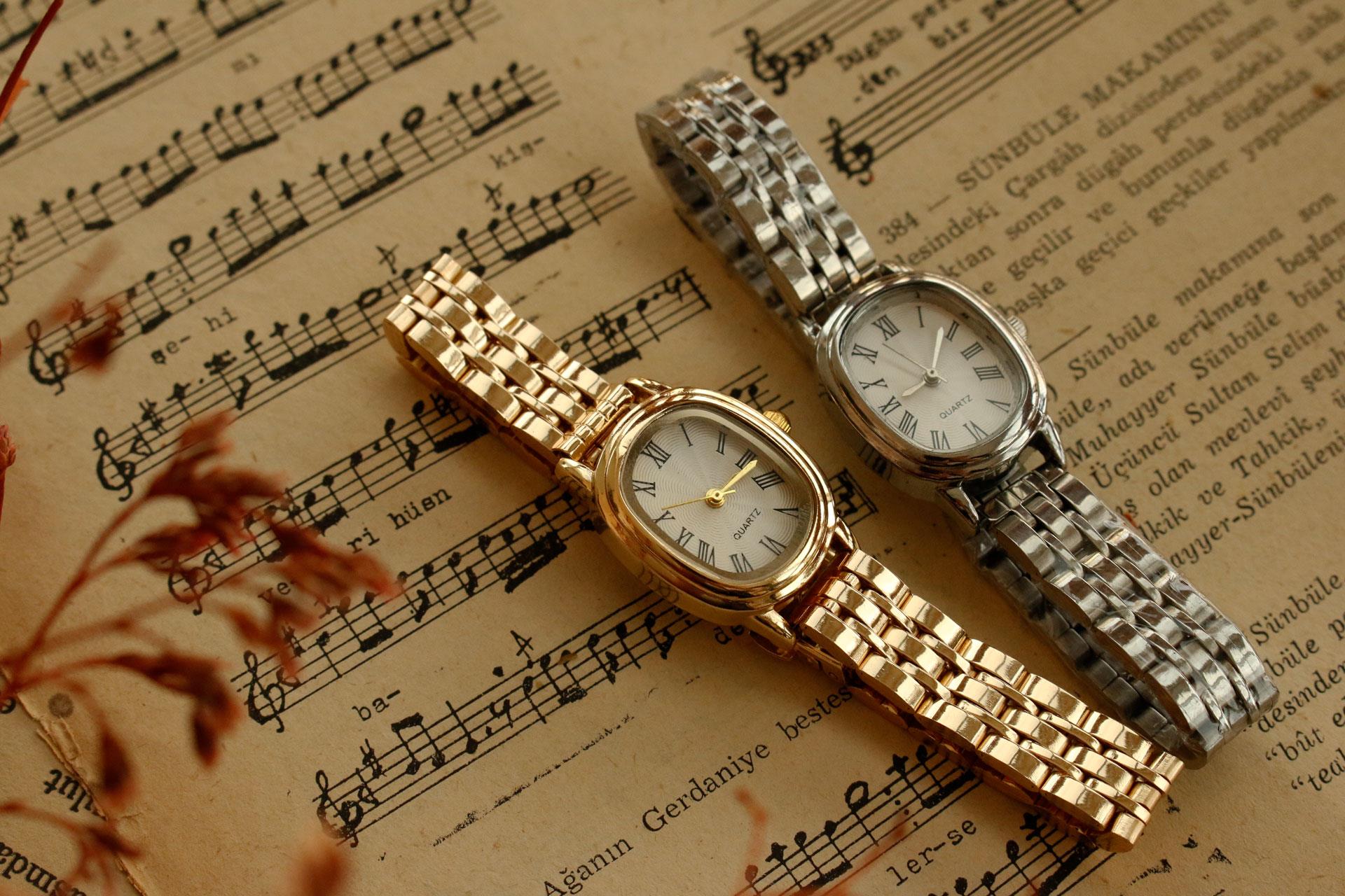 Emily Vintage Gold Metal Kol Saati