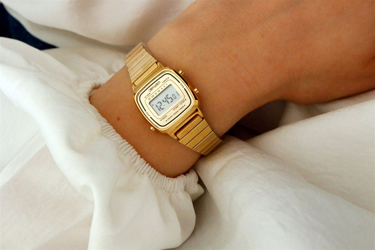 Gold Retro Saat 