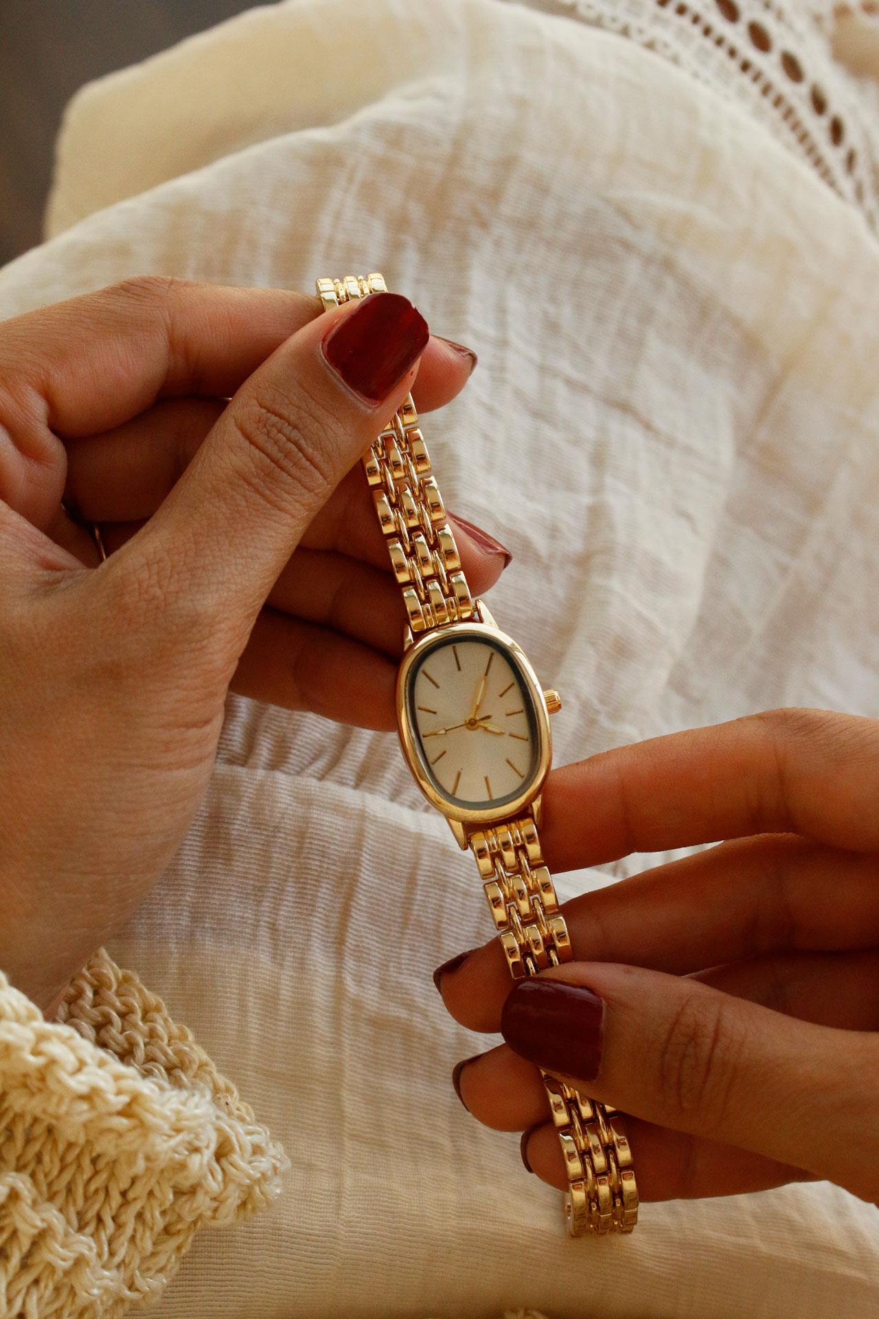 Jeremi Oval Gold Metal Kadın Kol Saati