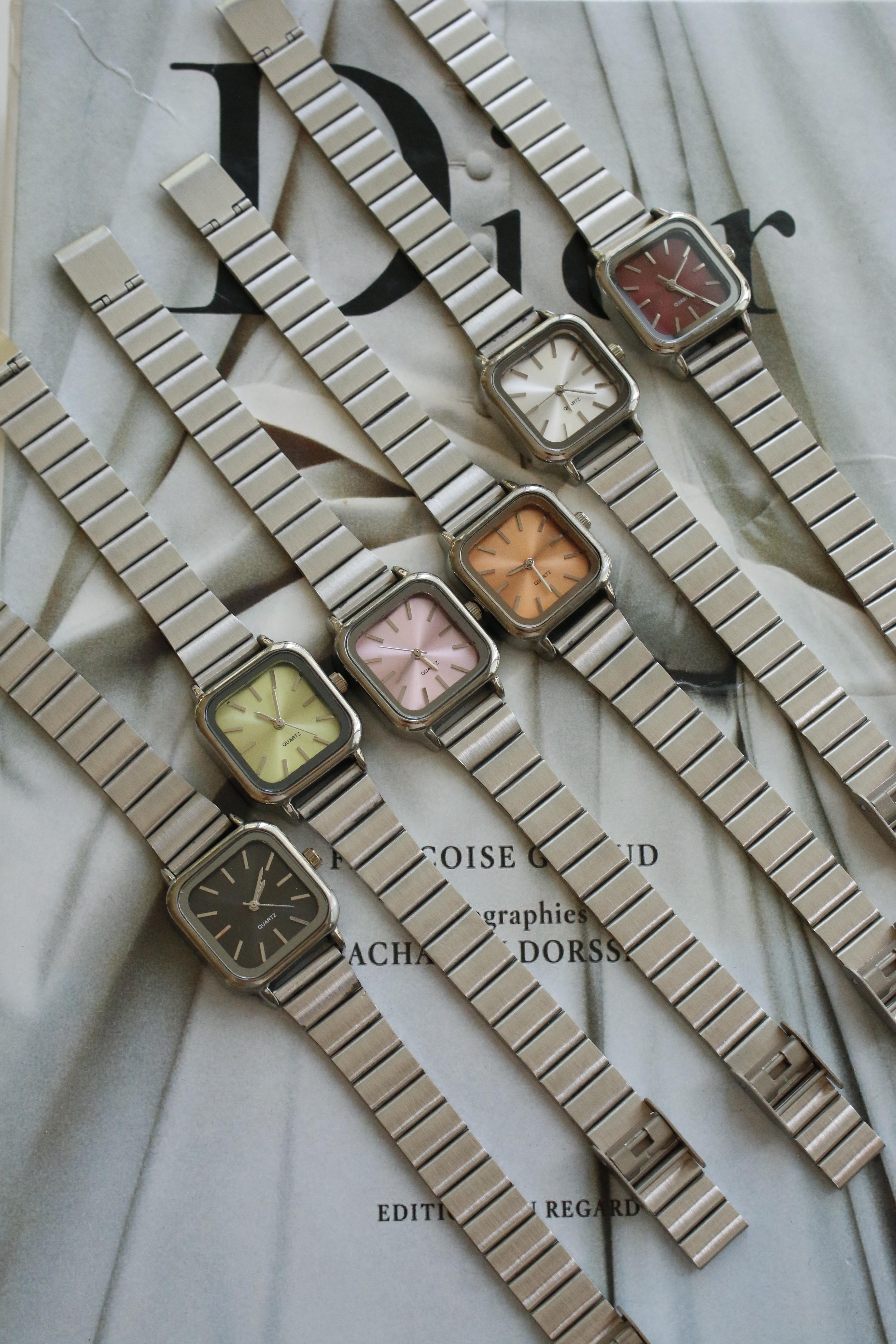 Modern Silver Metal Kadın Kol Saati (içi pudra)