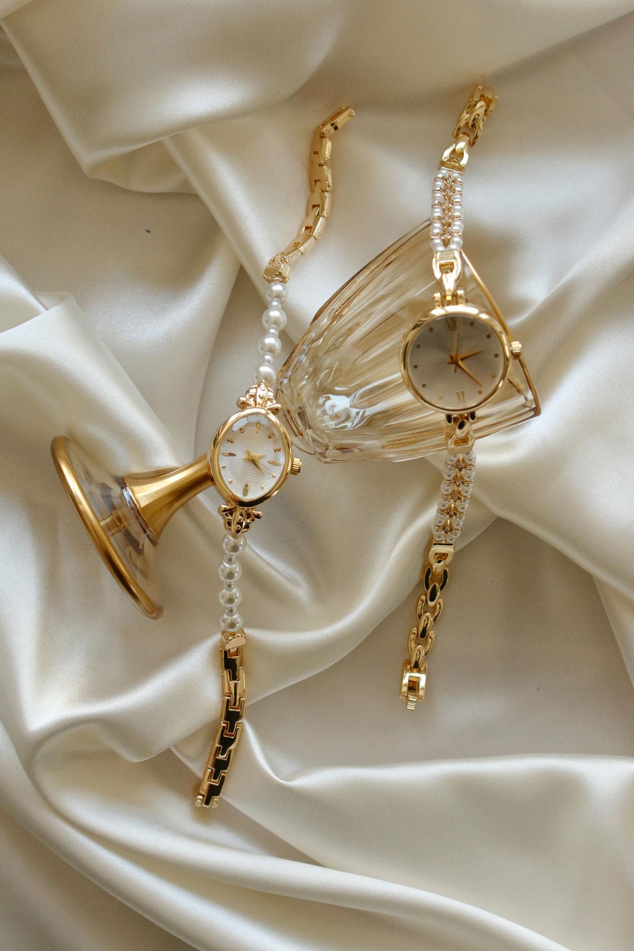 Pearl Gold Metal İncili Kol Saati 08