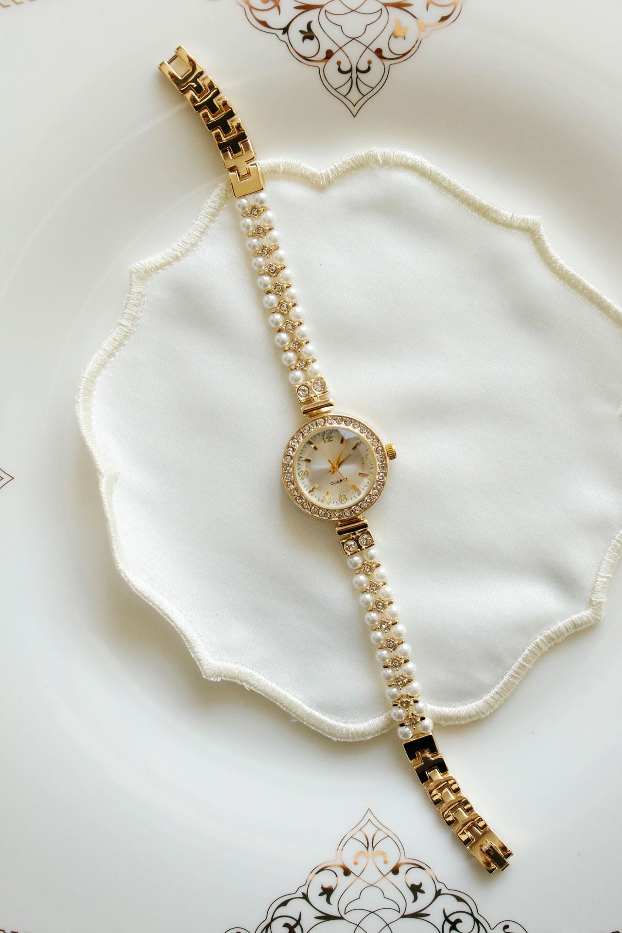 Pearl Gold Metal İncili Kol Saati 10