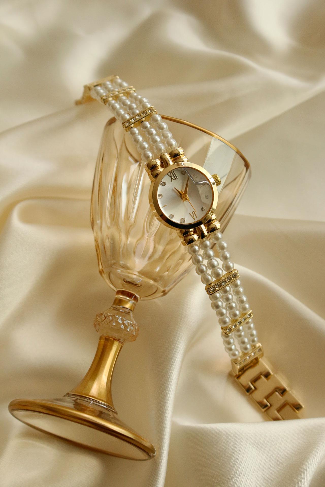 Pearl Gold Yuvarlak Metal İncili Kol Saati 10