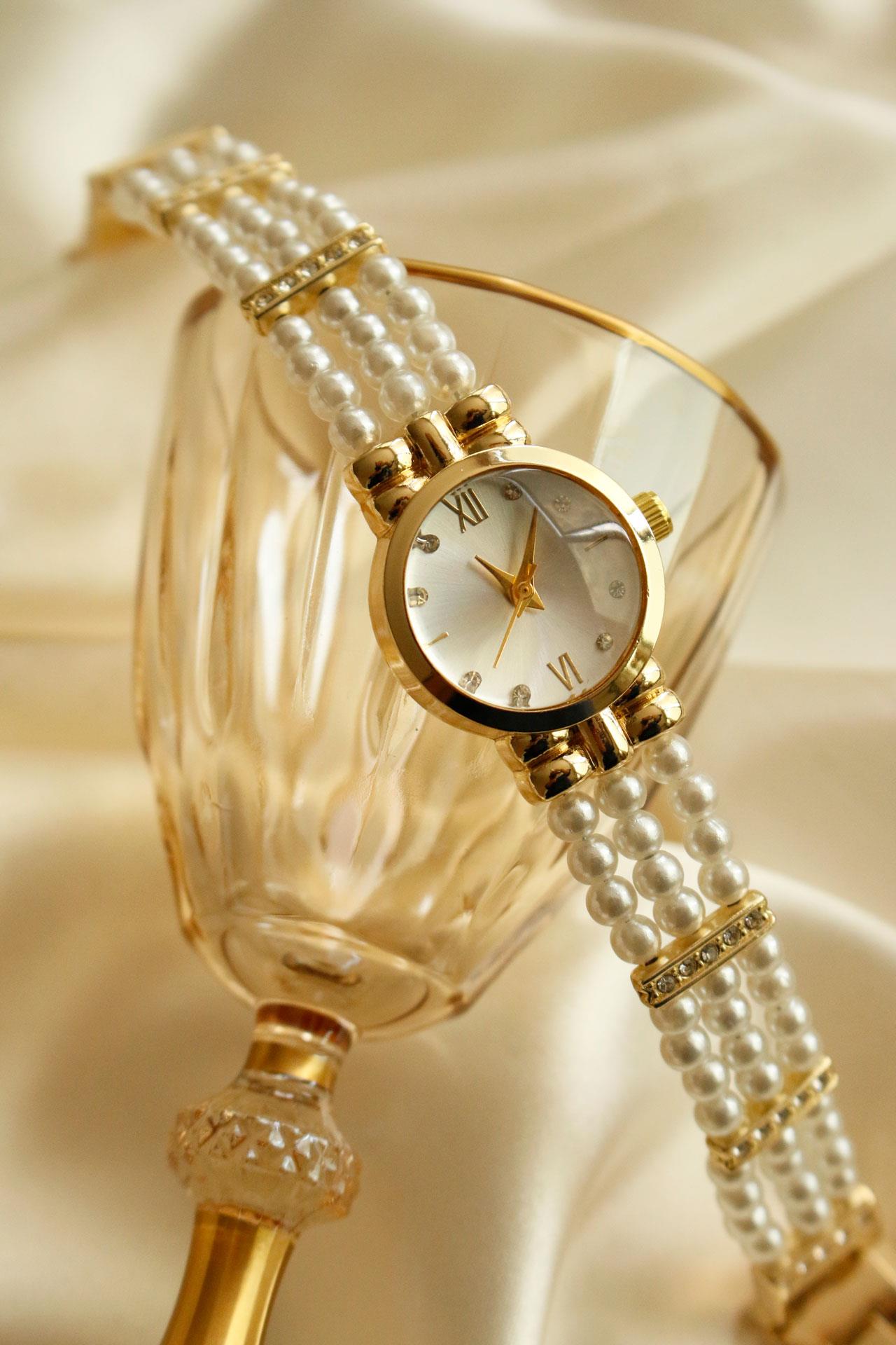 Pearl Gold Yuvarlak Metal İncili Kol Saati 10