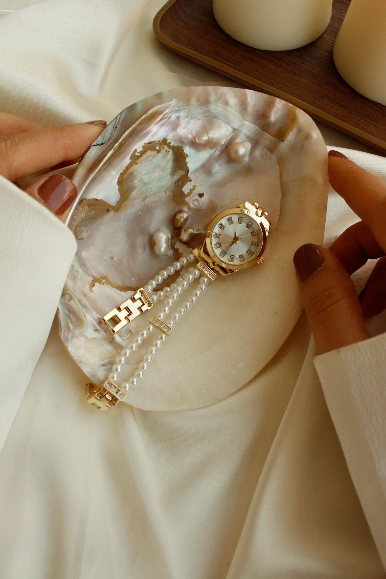Pearl Gold Yuvarlak Metal İncili Kol Saati 18