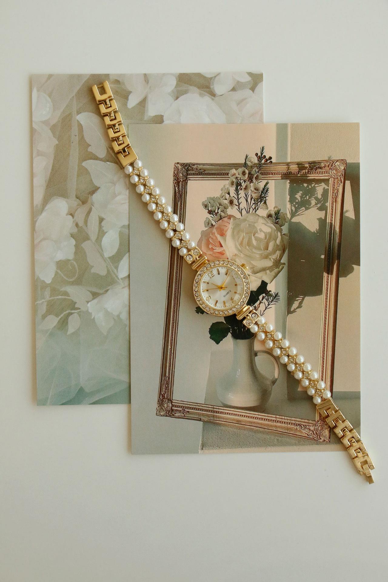 Pearl Gold Yuvarlak Metal İncili Kol Saati 10