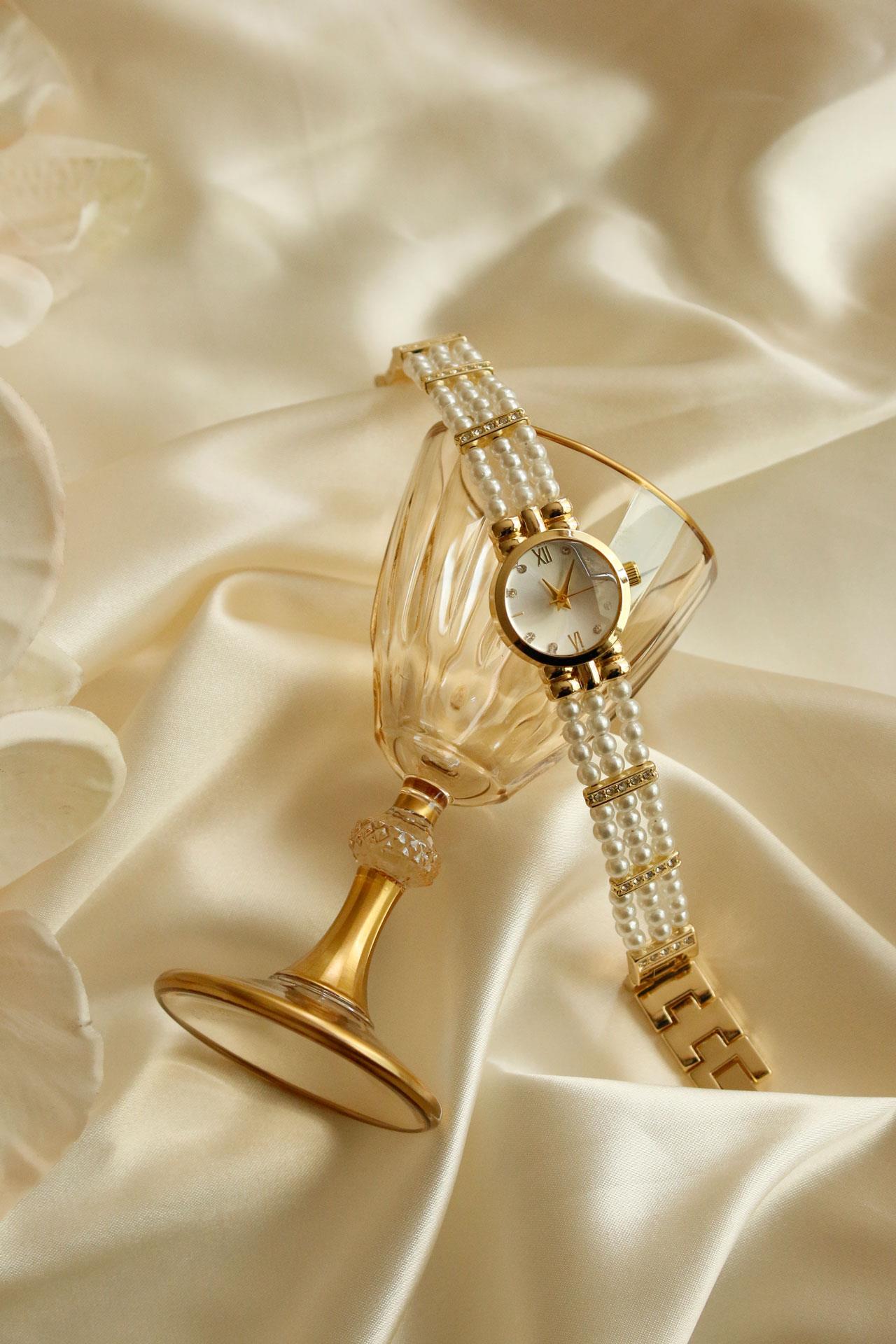 Pearl Gold Yuvarlak Metal İncili Kol Saati 10
