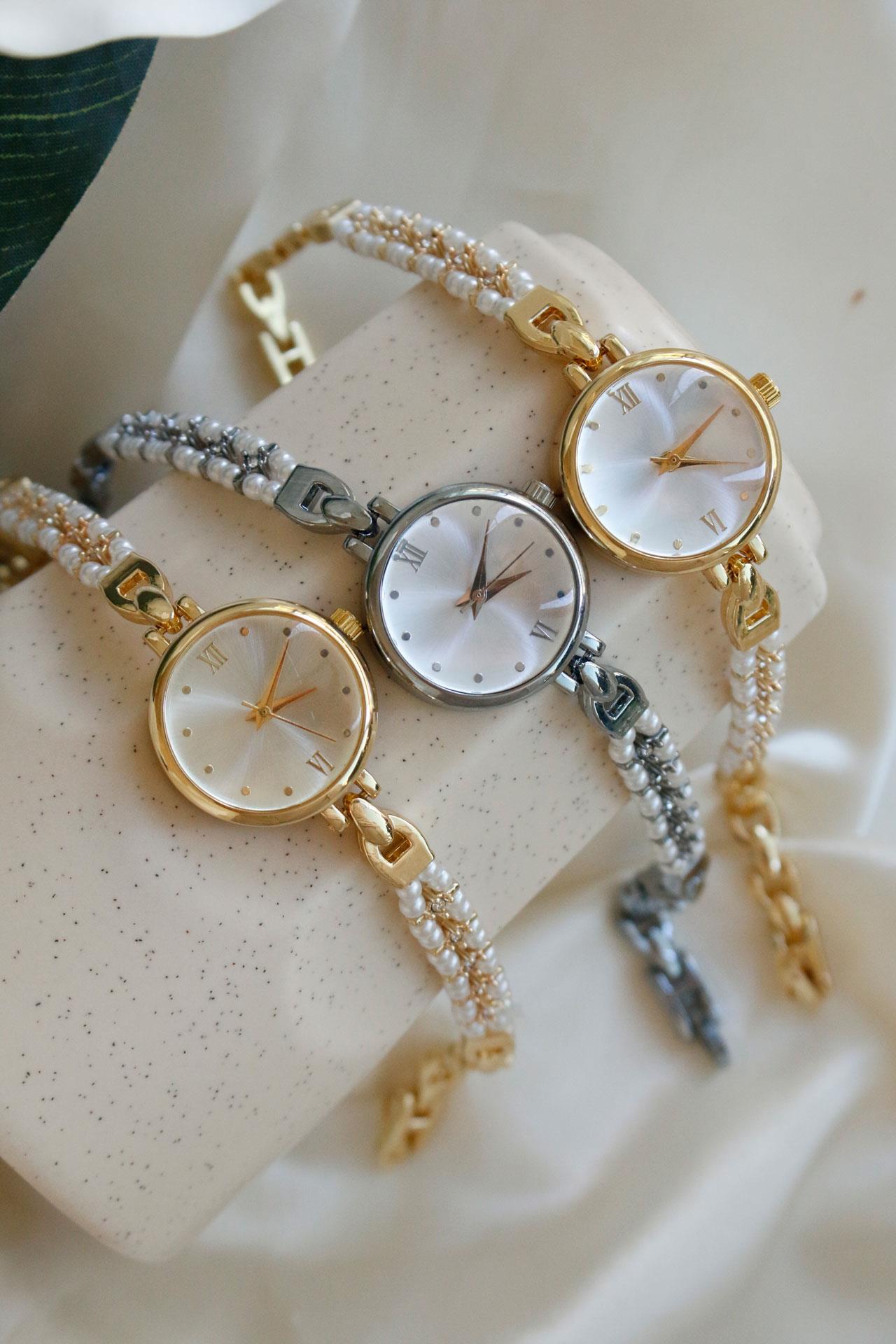 Pearl Gold Yuvarlak Metal İncili Kol Saati 11(içi sarı)