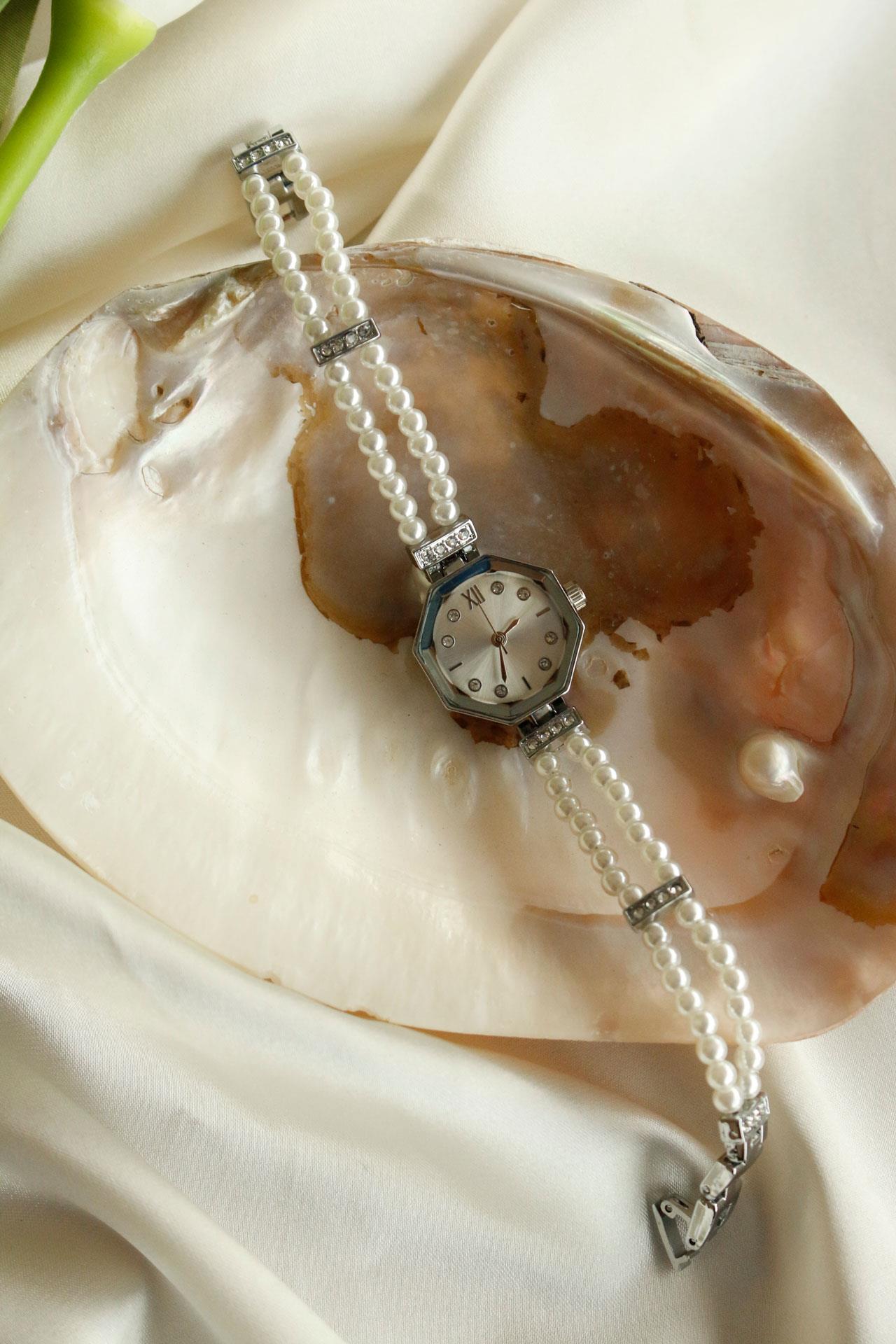 Pearl Silver Köşeli Metal İncili Kol Saati 19