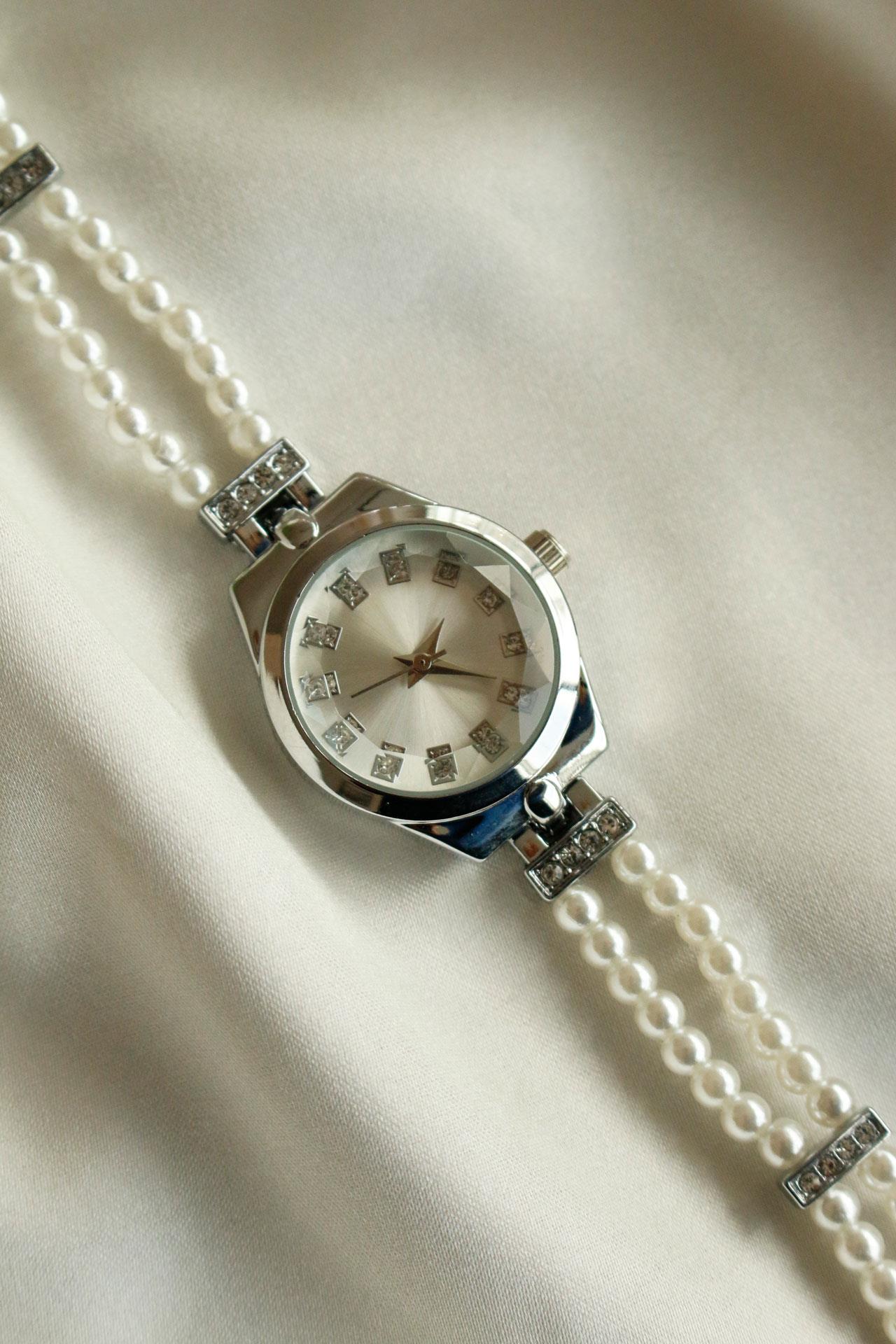Pearl Silver Yuvarlak Metal İncili Kol Saati 19