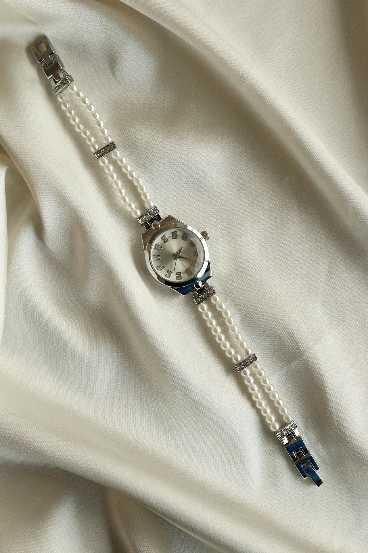 Pearl Silver Yuvarlak Metal İncili Kol Saati 19