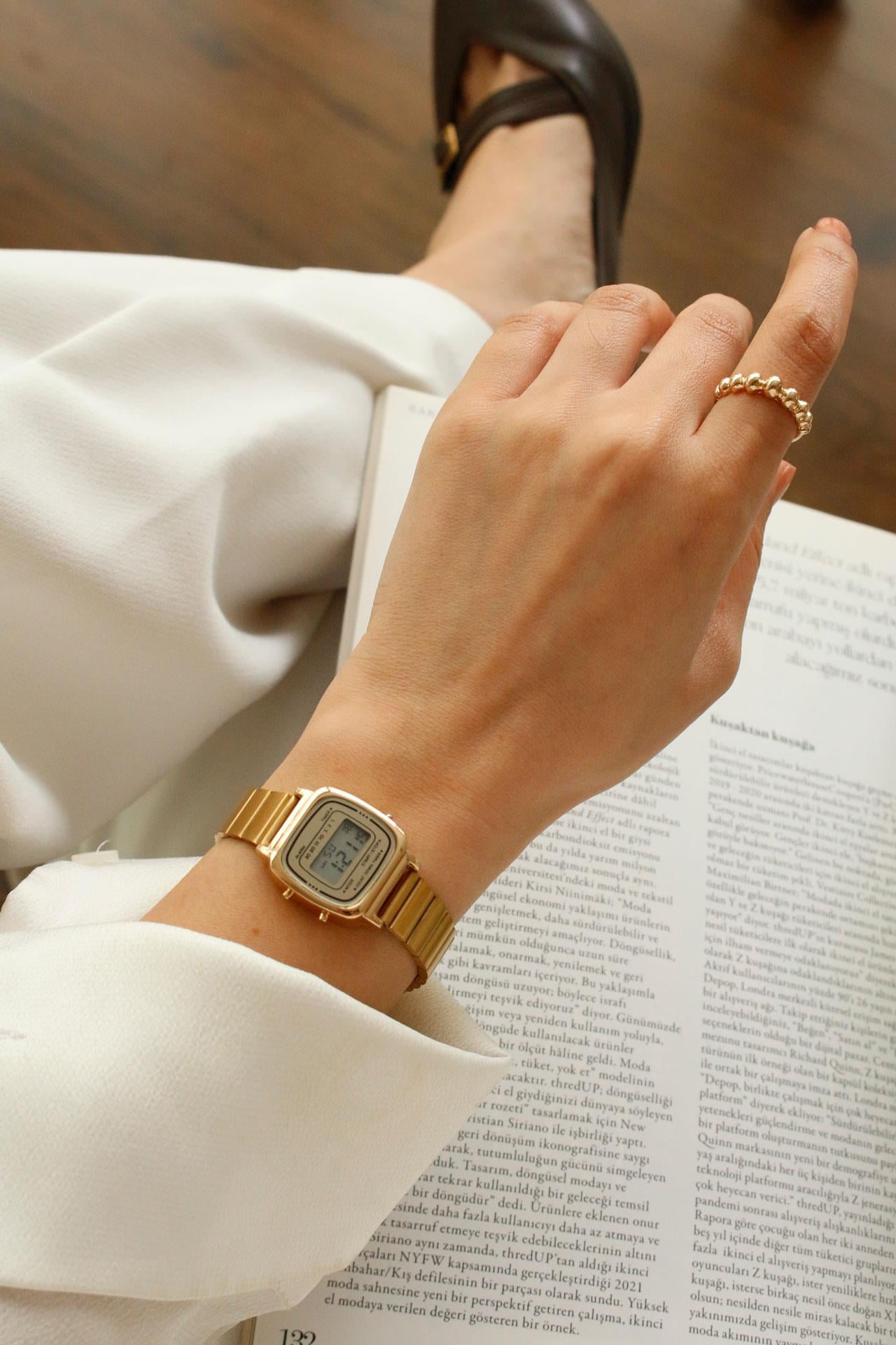 Retro Premium Gold Metal Kol Saati