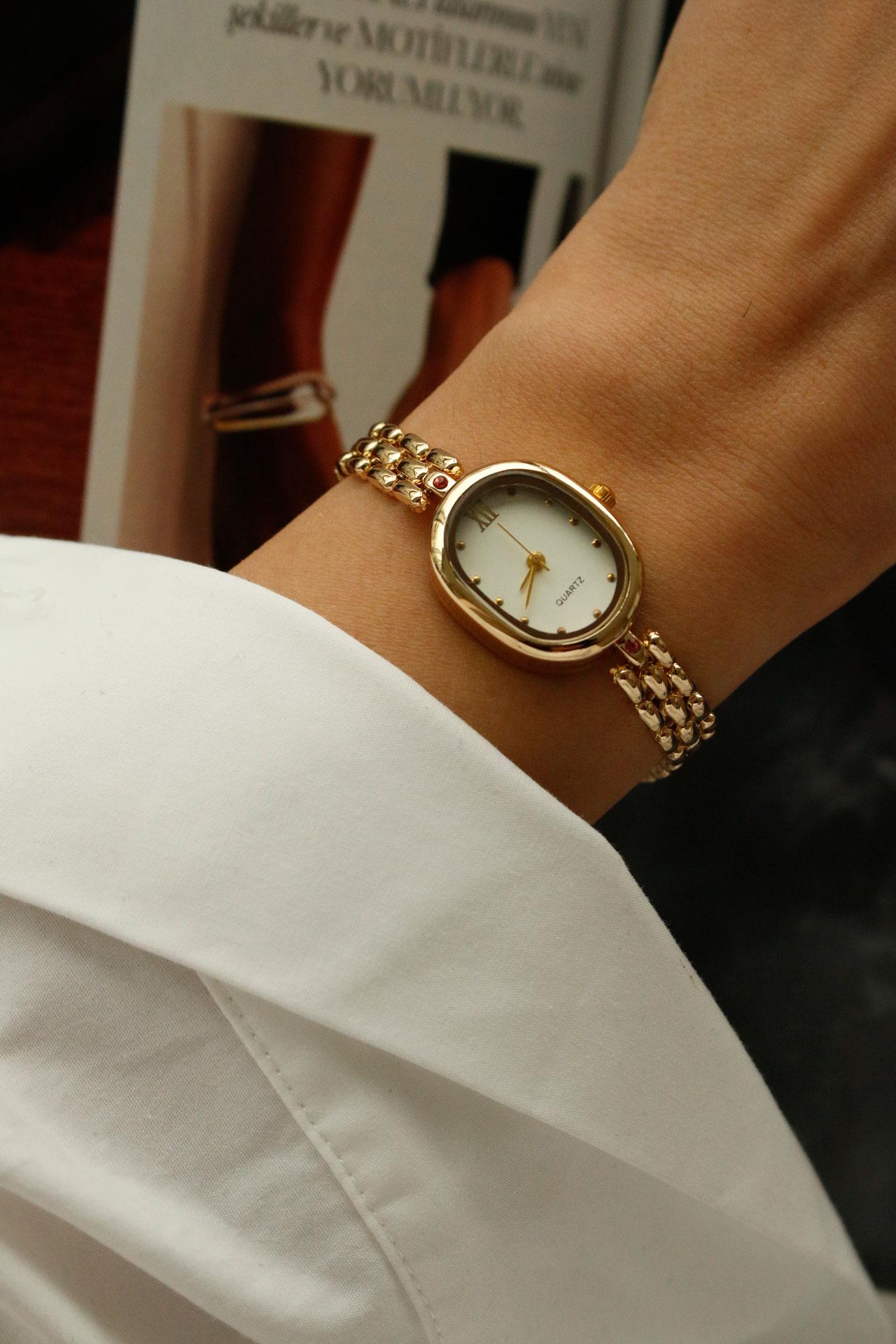 Sophie Oval Gold Metal Kadın Kol Saati(taş detaylı)