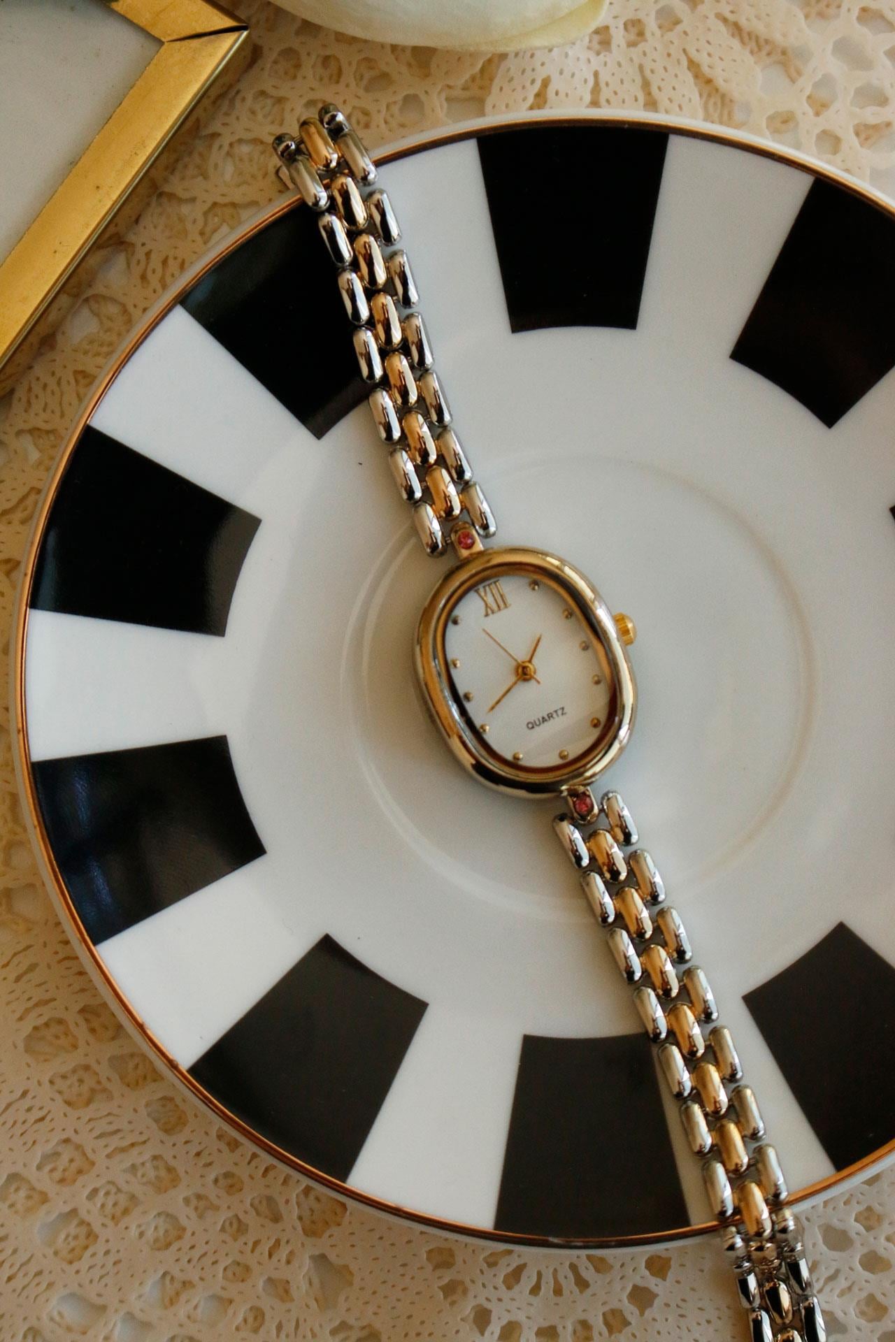 Sophie Oval Gold&Silver Metal Kadın Kol Saati(taş detaylı)