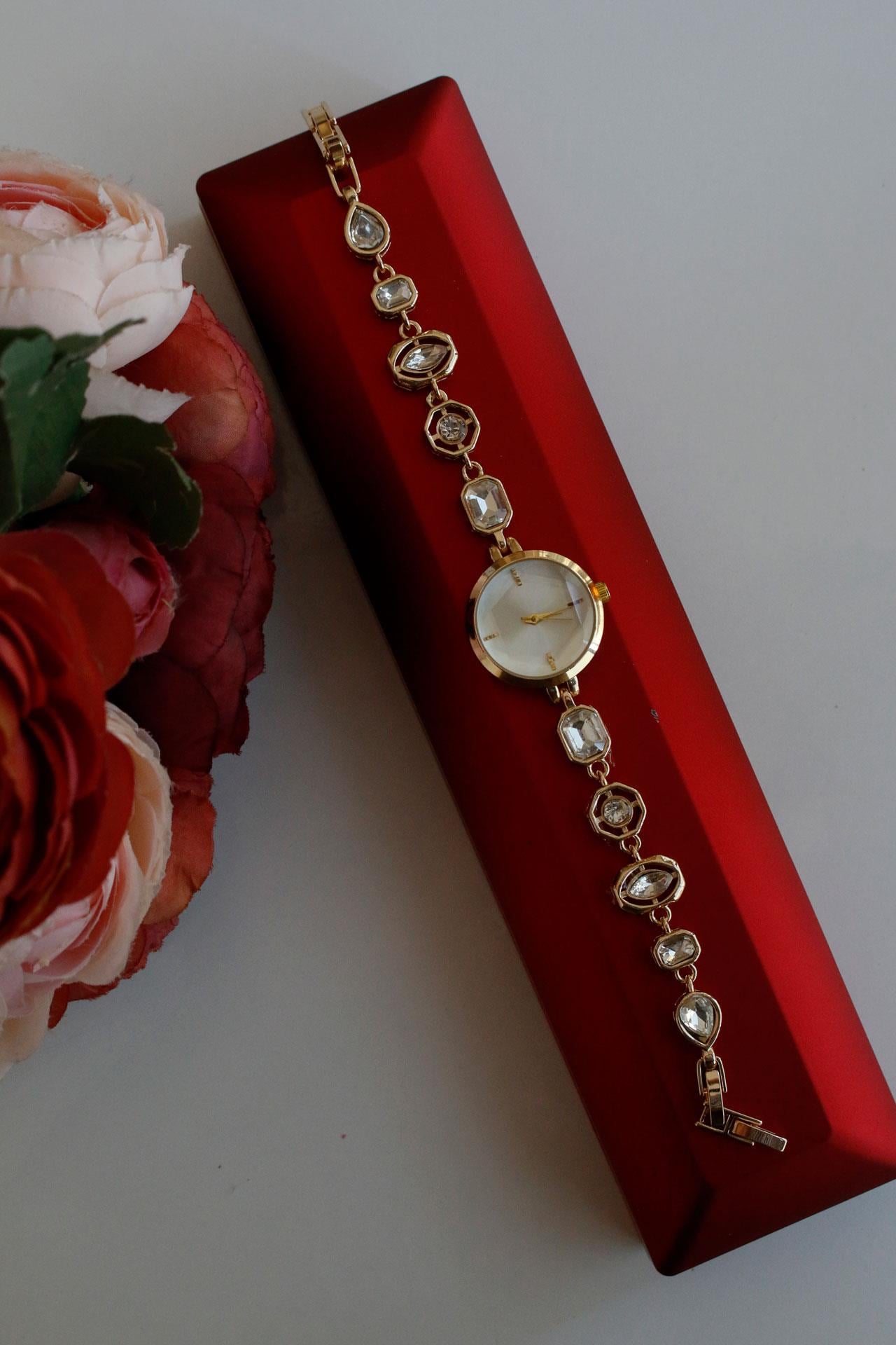 Valert Beyaz Taşlı Gold Metal Kol Saati