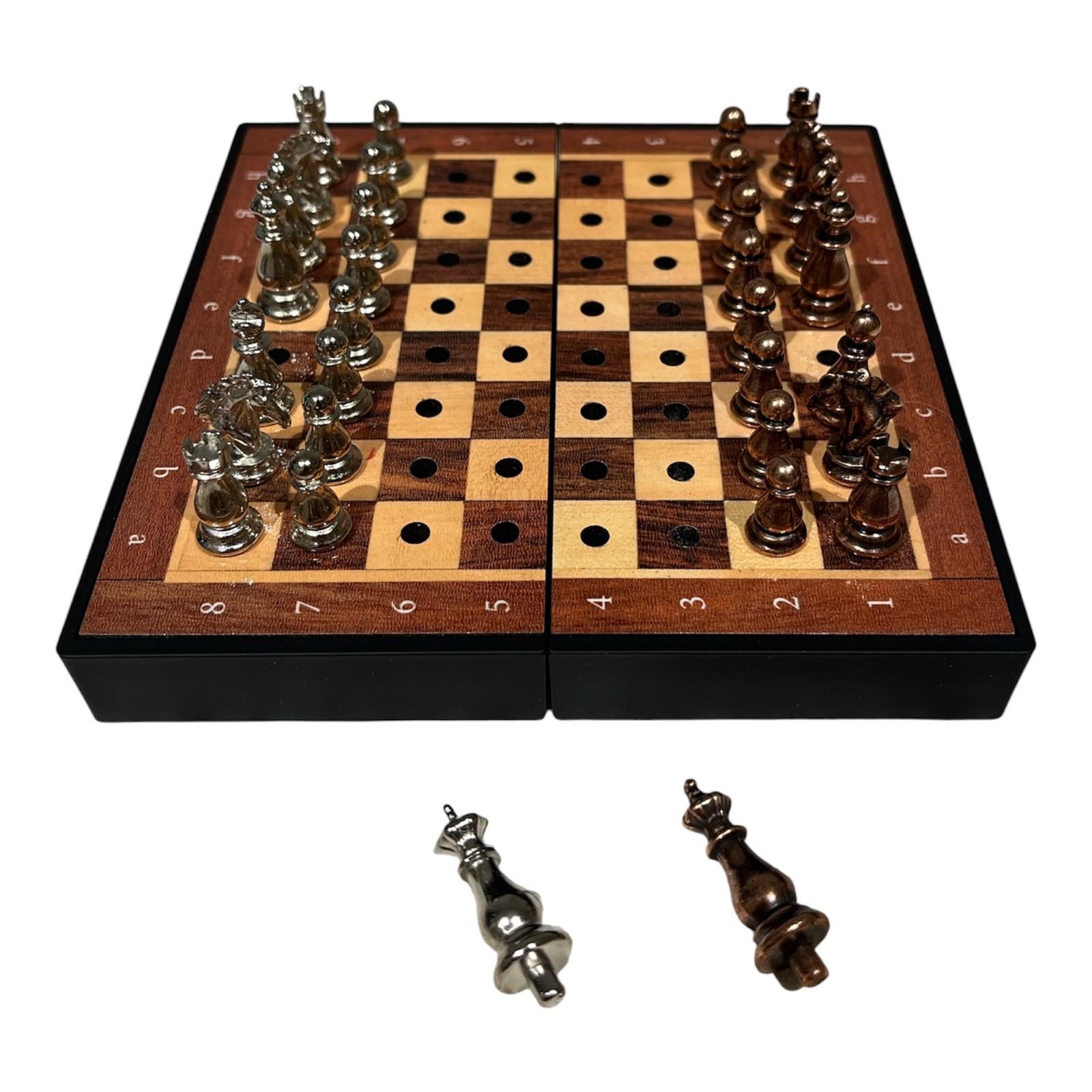 GiftHome Antik Klasik Ceviz Desenli Mini Seyahat Boy Satranç Takımı ( 16 x 16 cm )