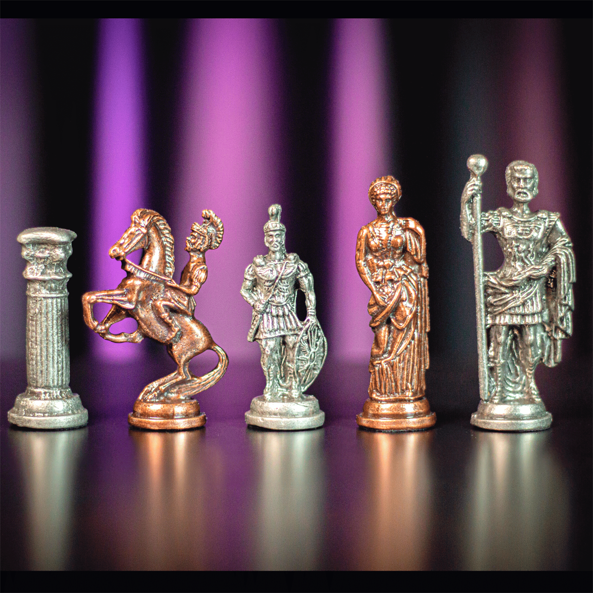 GiftHome Battal Boy Metal ROMA Satranç Takımı Antik ve Katlanır Ceviz Desenli MDF Satranç Tahtası (43X43 cm.)