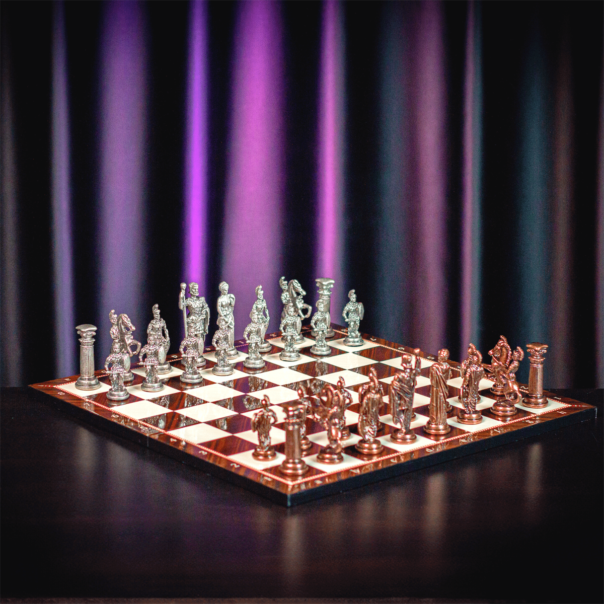 GiftHome Battal Boy Metal ROMA Satranç Takımı Antik ve Katlanır Ceviz Desenli MDF Satranç Tahtası (43X43 cm.)