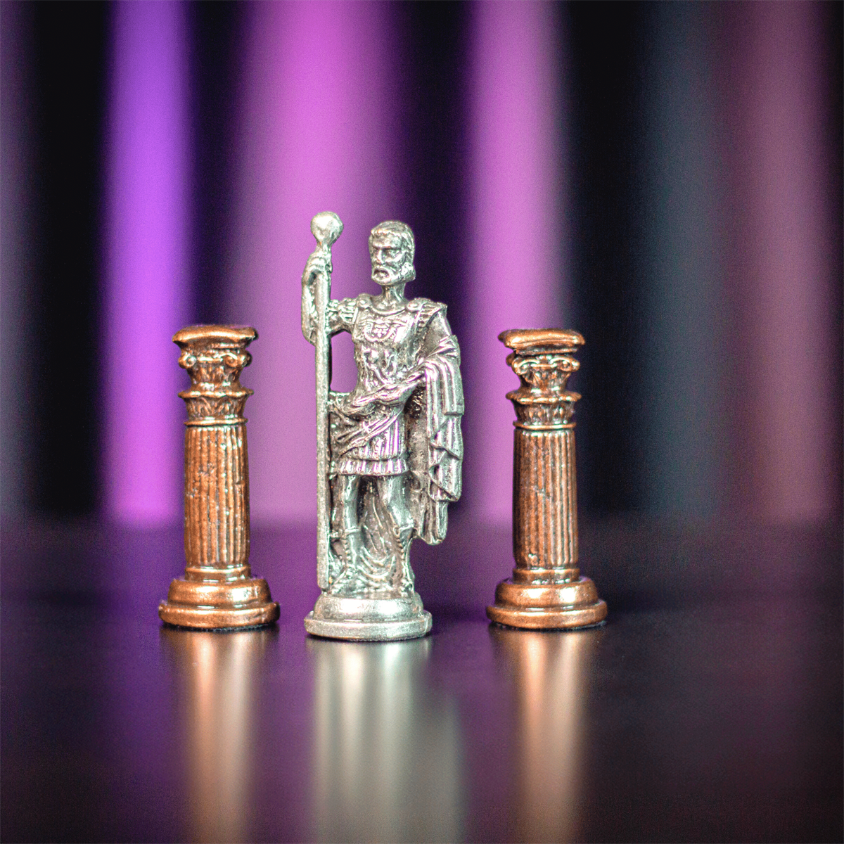 GiftHome Battal Boy Metal ROMA Satranç Takımı Antik ve Katlanır Ceviz Desenli MDF Satranç Tahtası (43X43 cm.)