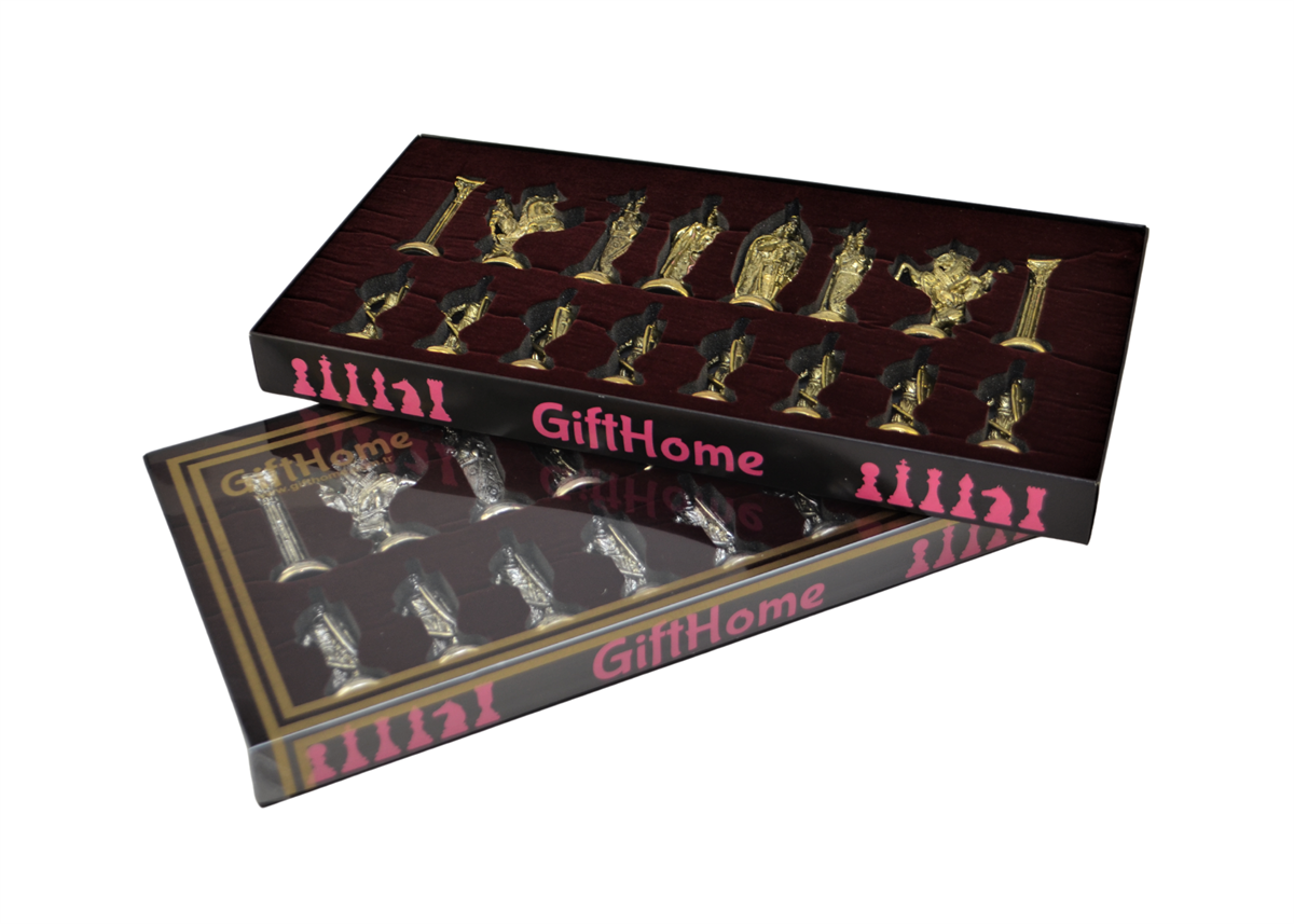 GiftHome Büyük Boy Metal İNGİLİZ Satranç Takımı Parlak ve Katlanır Ceviz Desenli MDF Satranç Tahtası (43X43 cm.)