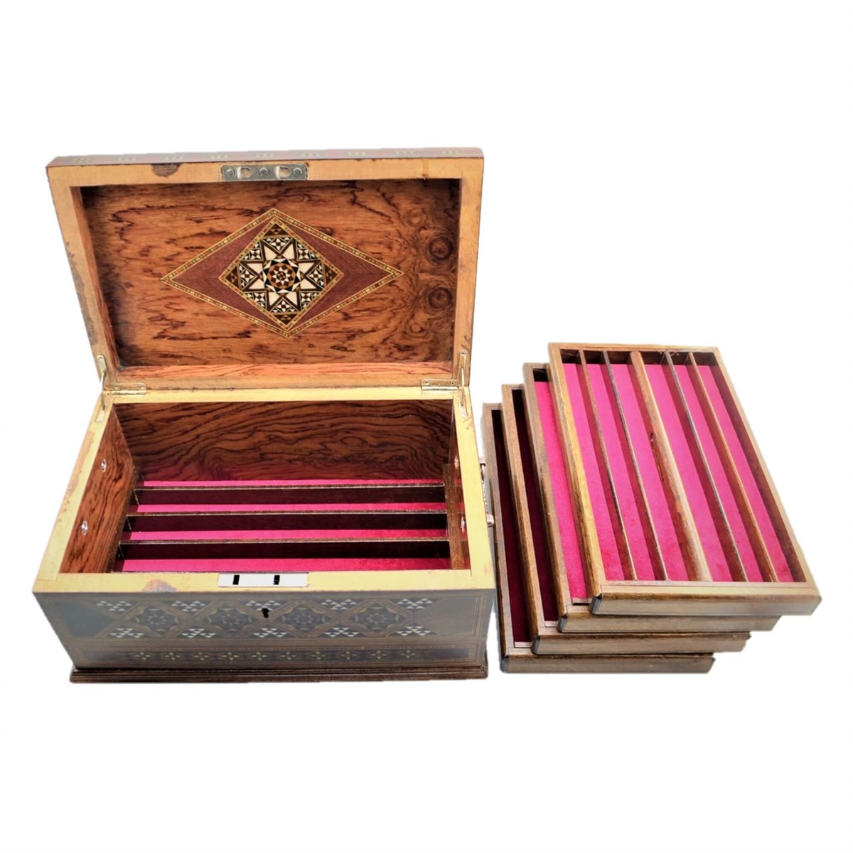 Gifthome, El Yapımı, Masif Ahşap, Takı / Mücevher Kutusu - Lale ( 4 Raflı )