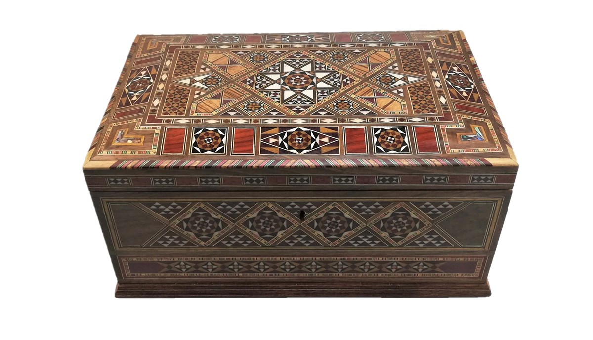 Gifthome, El Yapımı, Masif Ahşap, Takı / Mücevher Kutusu - Lale ( 4 Raflı )