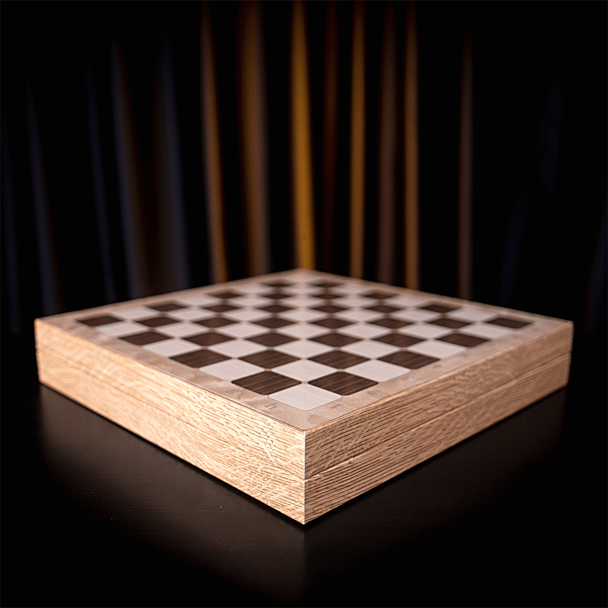 GiftHome Metal MISIR Satranç Takımı Parlak ve Rustik Desenli MDF Sandıklı Satranç Tahtası (36X36X6 cm.)