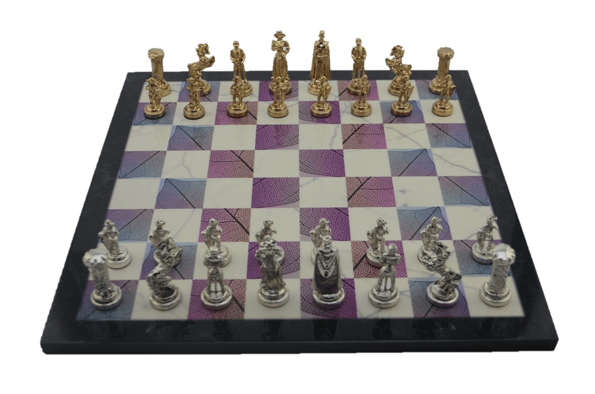 Gifthome Metal Satranç Takımı / Seti ; Orta Boy, İngiliz Figürlü, Parlak Satranç Taşı ve MDF, Bahar Desenli Satranç Tahtası