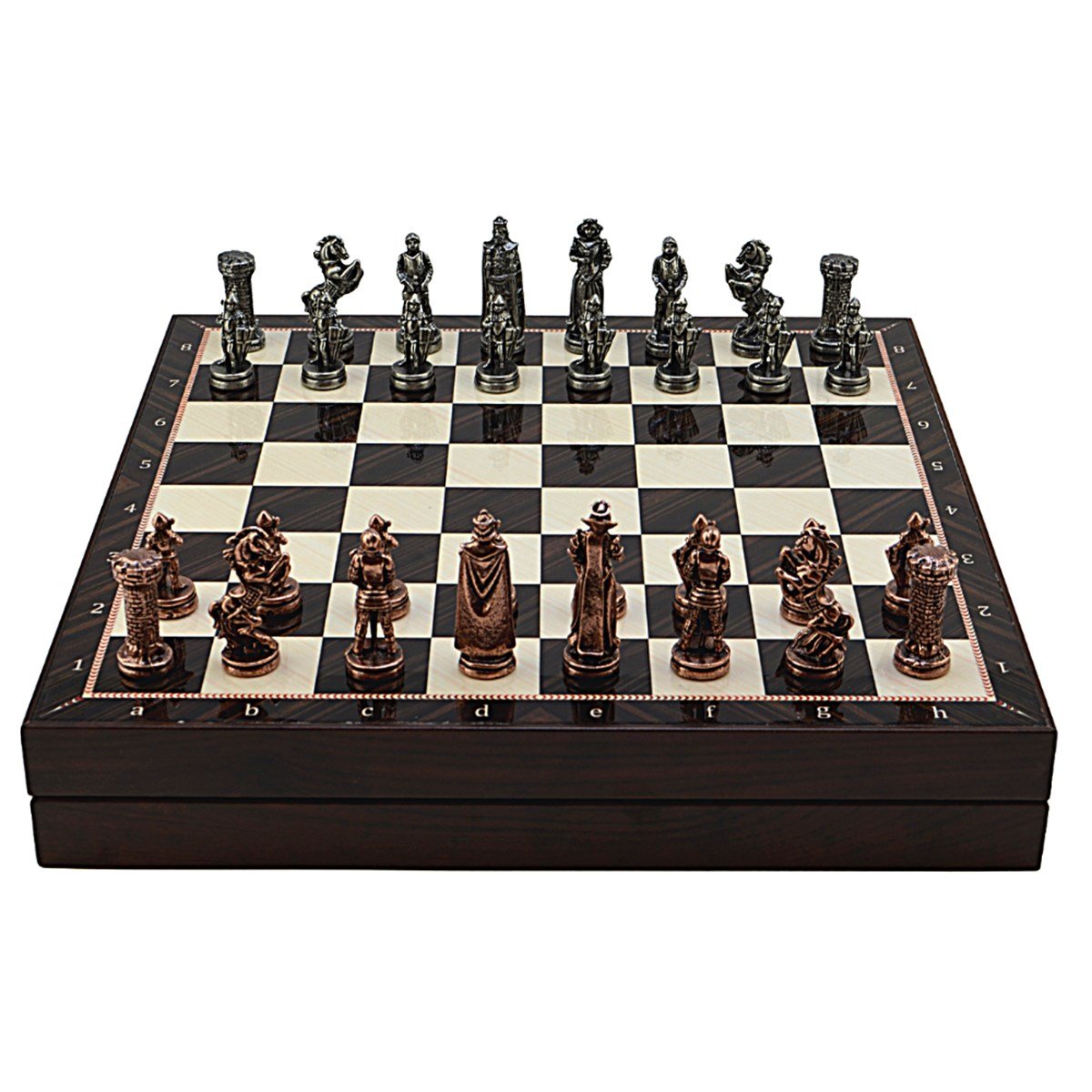 GiftHome Orta Boy Metal İngiliz Satranç Takımı Antik ve Ceviz Desenli Sandıklı MDF Tahtası (36x36x6 cm.)