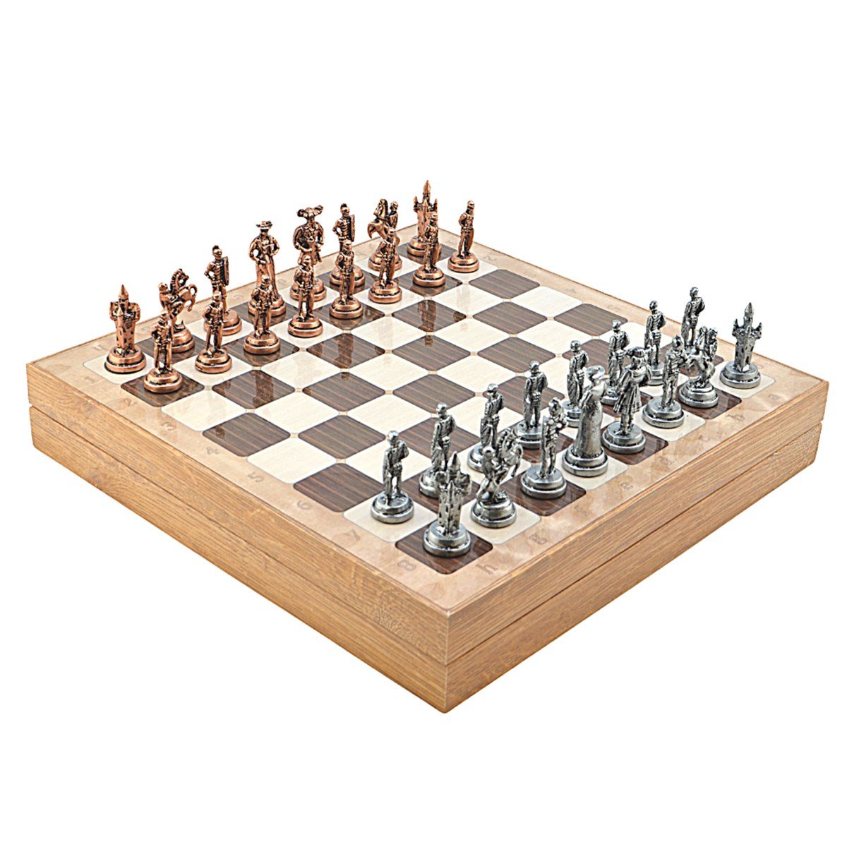 GiftHome Orta Boy Metal İspanyol Satranç Takımı Antik ve Rustik Desenli Sandıklı MDF Tahtası (36x36x6 cm.)