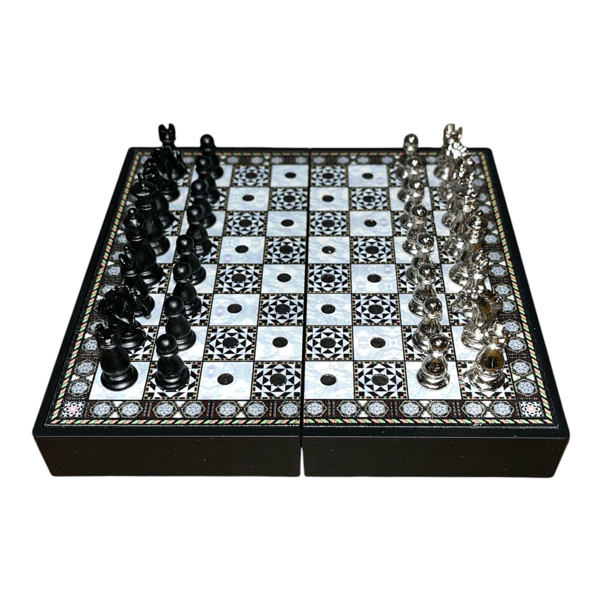 GiftHome Pocket Serisi Küçük Boy Metal Black Taş ve Sedef Desenli Kutulu Klasik Satranç Takımı (13,5 X 13,5 cm.)
