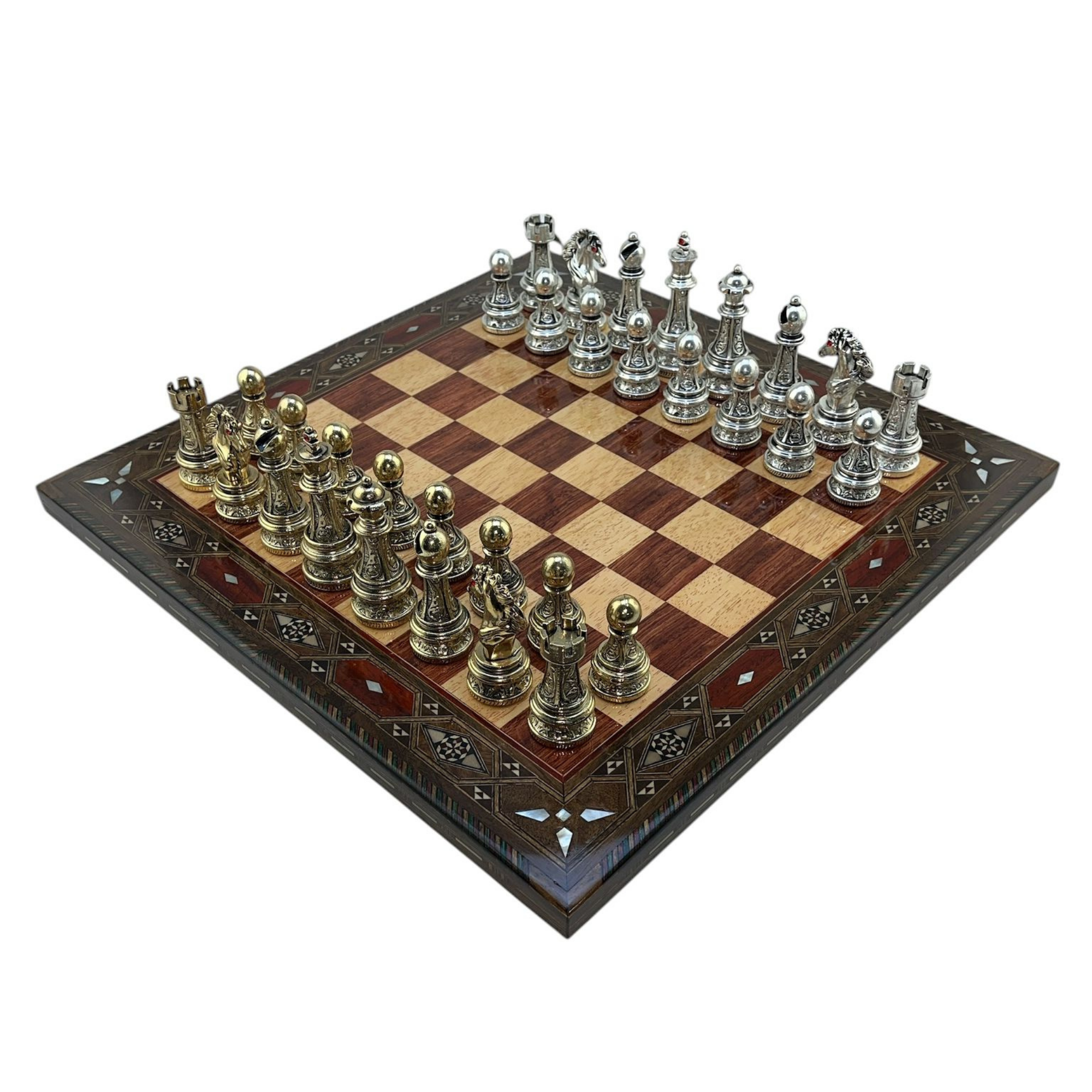 GiftHome Premium Battal Boy Metal İŞLEMELİ KLASİK Satranç Takımı  ve El Yapımı Düz Masif Ahşap Satranç Tahtası