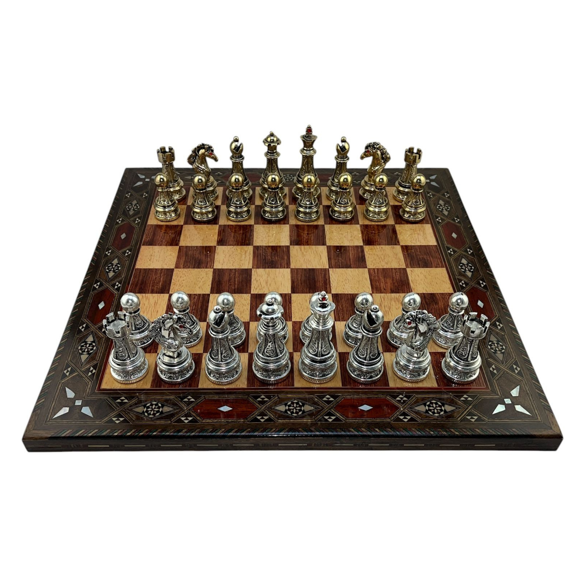 GiftHome Premium Battal Boy Metal İŞLEMELİ KLASİK Satranç Takımı  ve El Yapımı Düz Masif Ahşap Satranç Tahtası