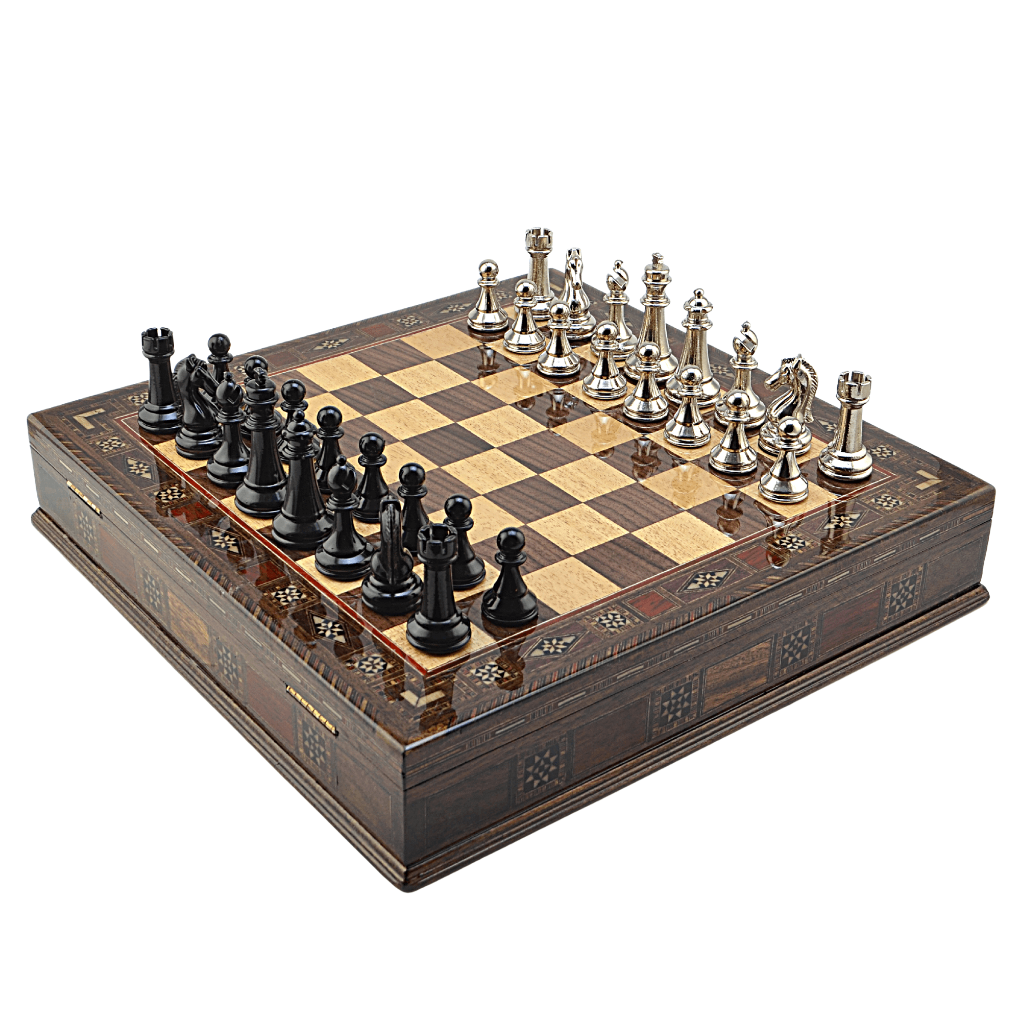 GiftHome Premium Black Metal Klasik Satranç Takımı ve El İmali Masif Ahşap Sandıklı (Ceviz) Tahtası (38X38X6 cm.)