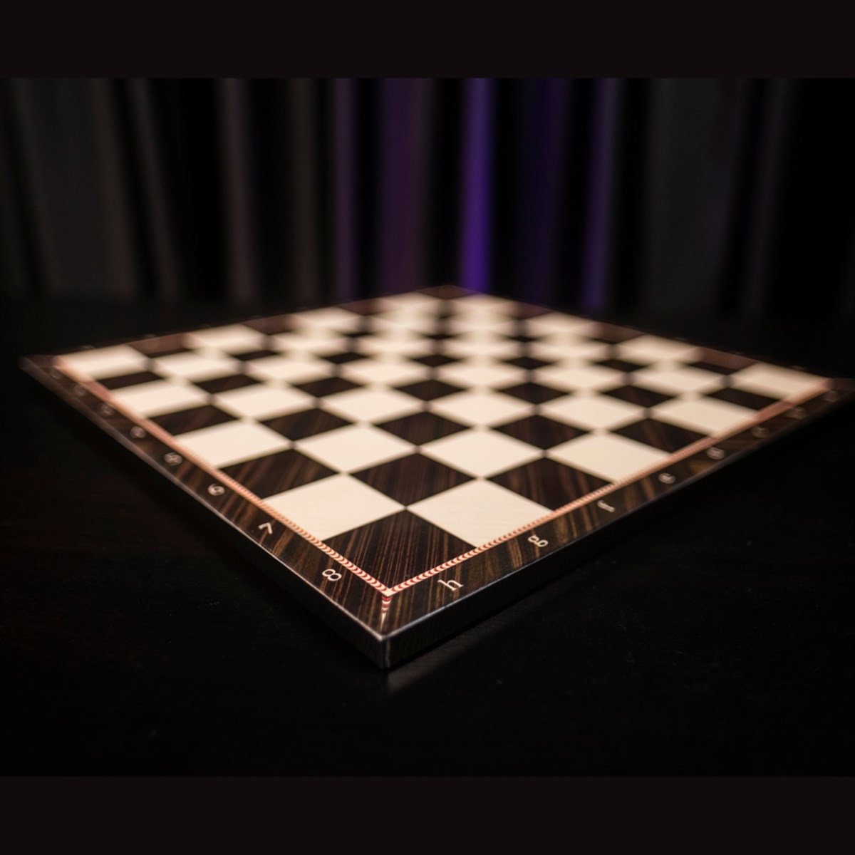 Metal Mısır Satranç Takımı Parlak ve Ceviz Desenli MDF Ahşap Satranç Tahtası (37x37 cm.)