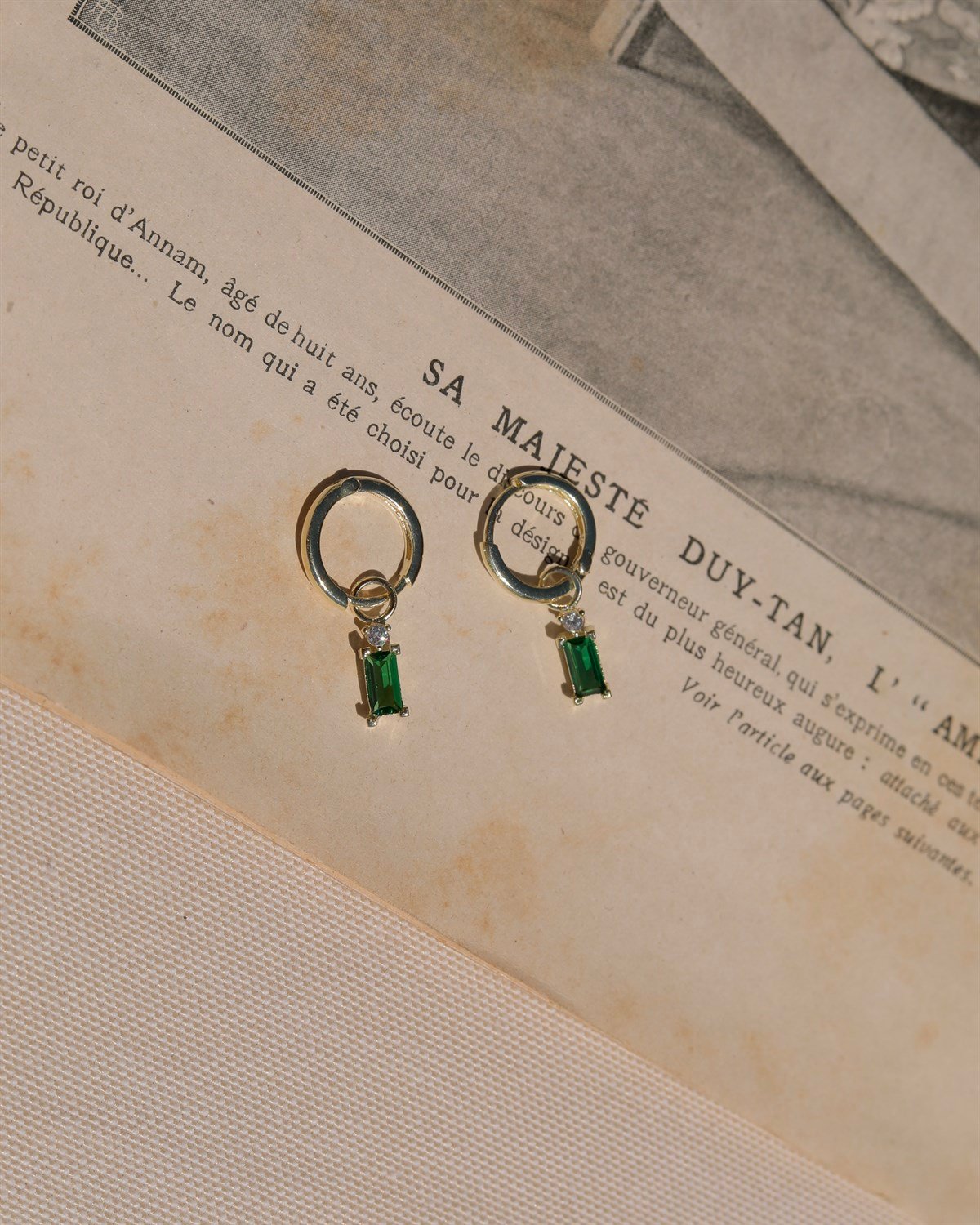 925 Gümüş Yeşil Baget Taşlı Küpe