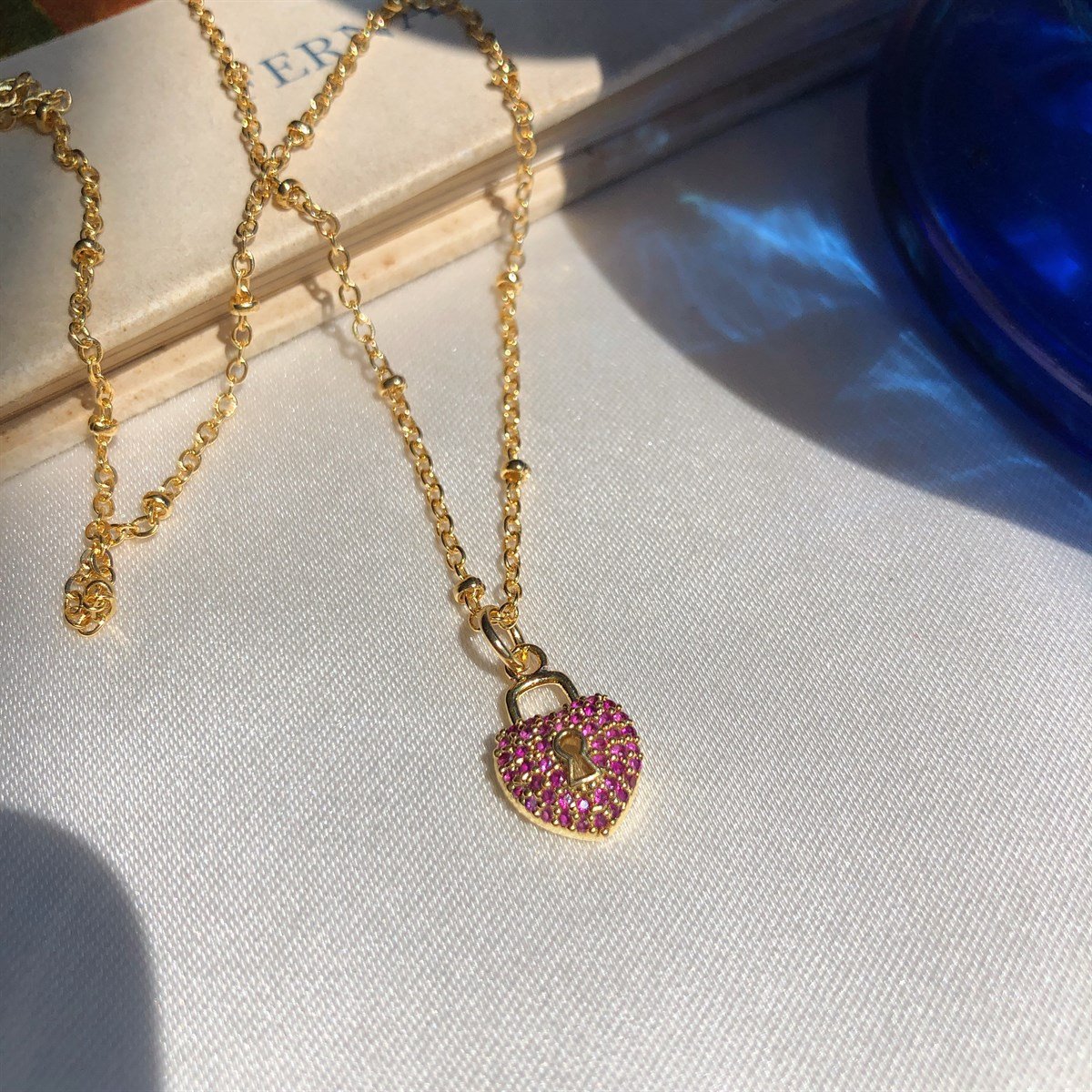 Mor Taşlı Kilit Kolye