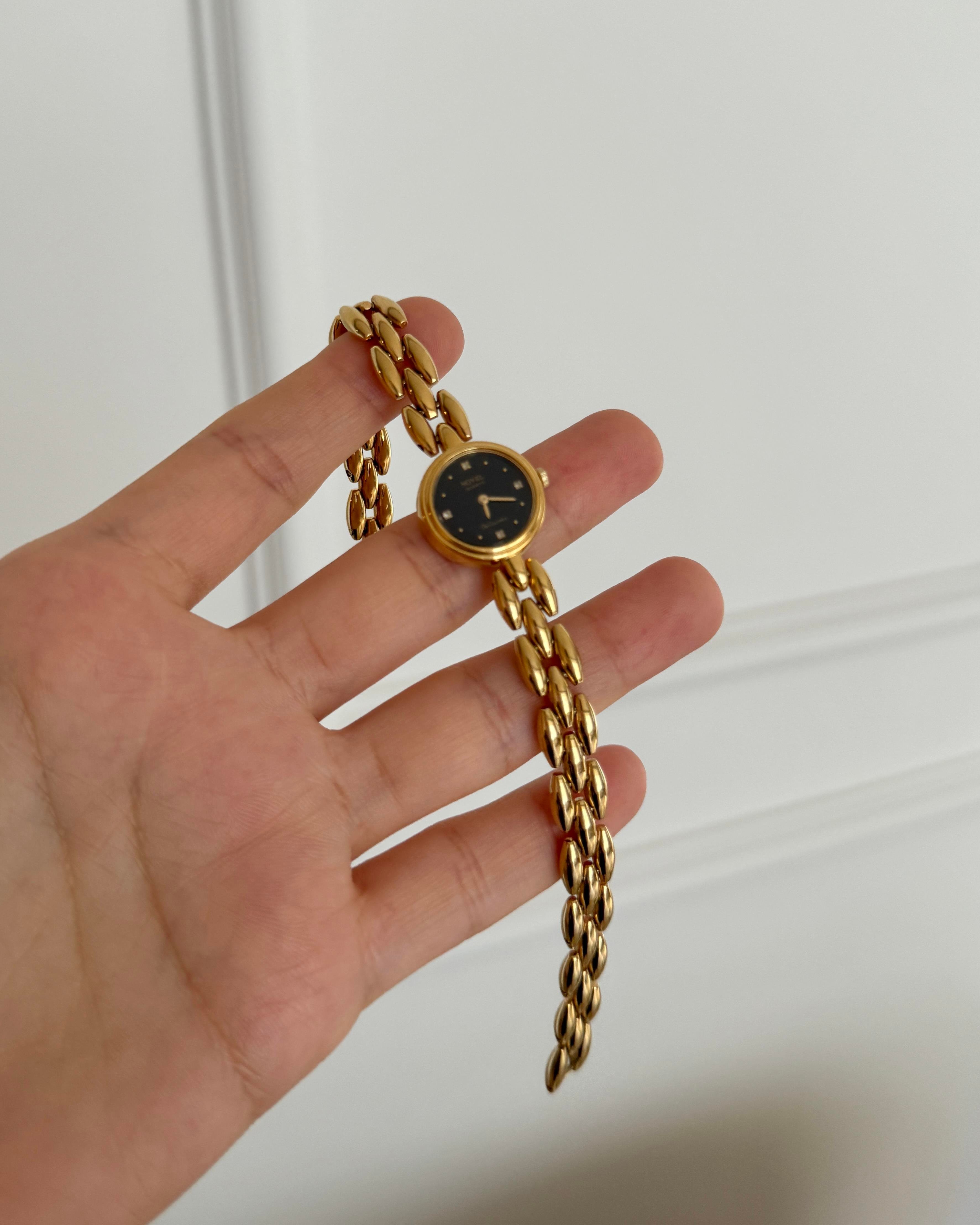 NOVEL 22K Gold Plated Japan Quartz Vintage Saat