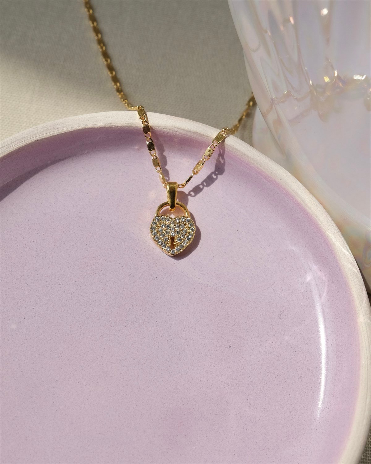Zirkon Taşlı Kalp Kilit Kolye 