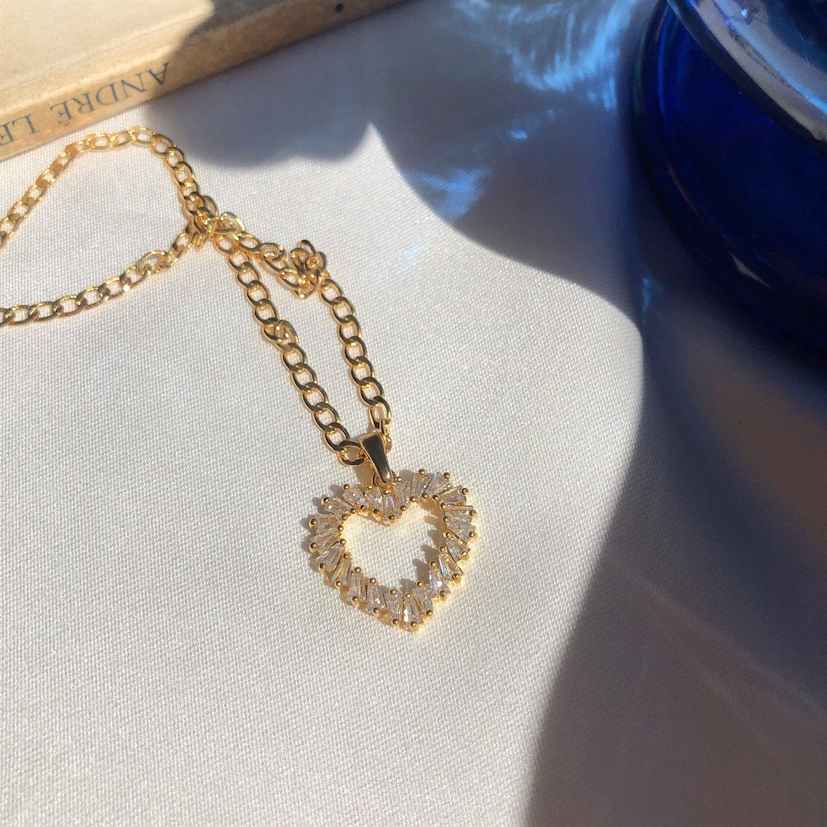 Zirkon Taşlı Kalp Kolye