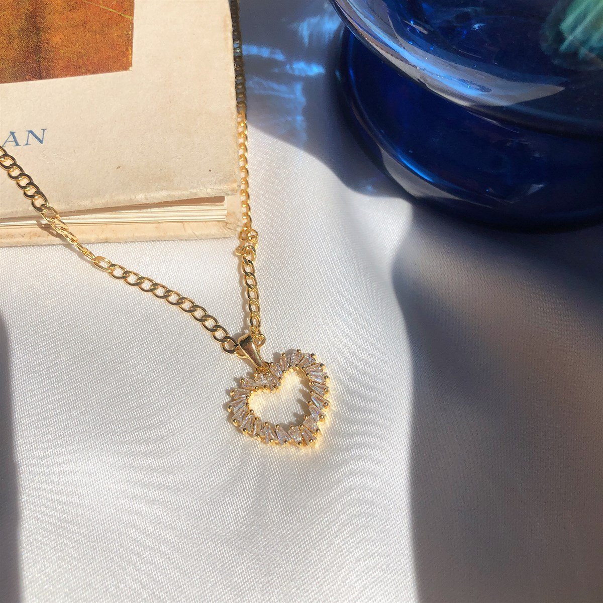 Zirkon Taşlı Kalp Kolye