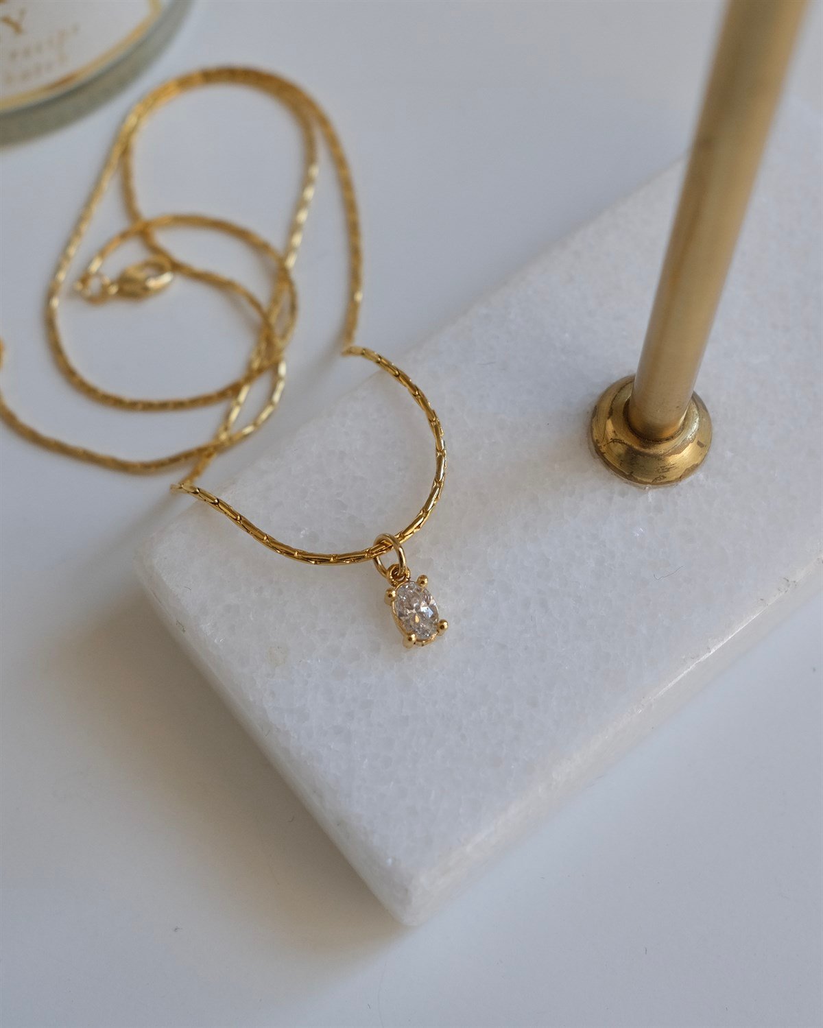 Zirkon Taşlı Minimal Taşlı Kolye